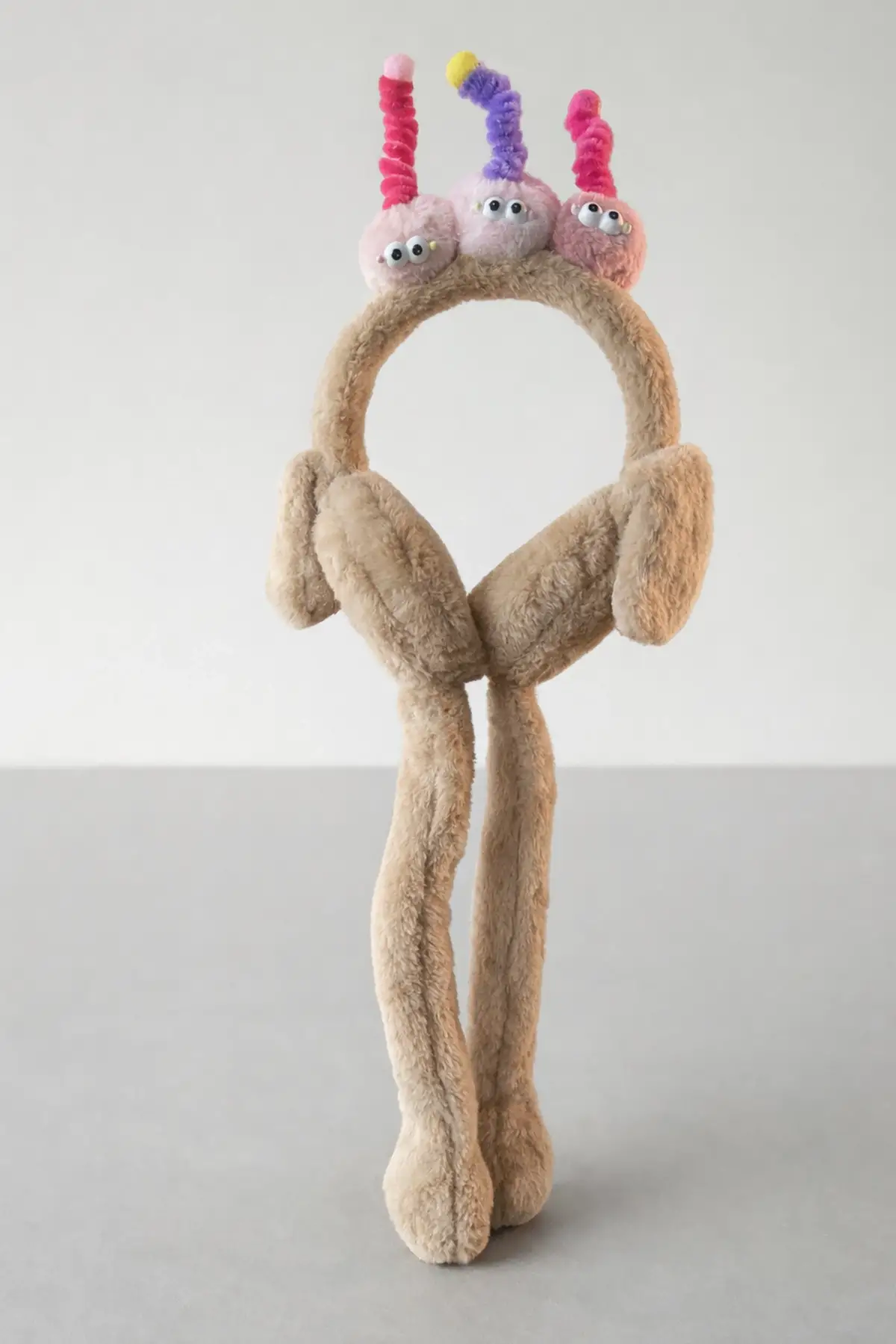 Kahve Renk Canavar Figürlü Kulakları Oynayan Peluş Kulaklık