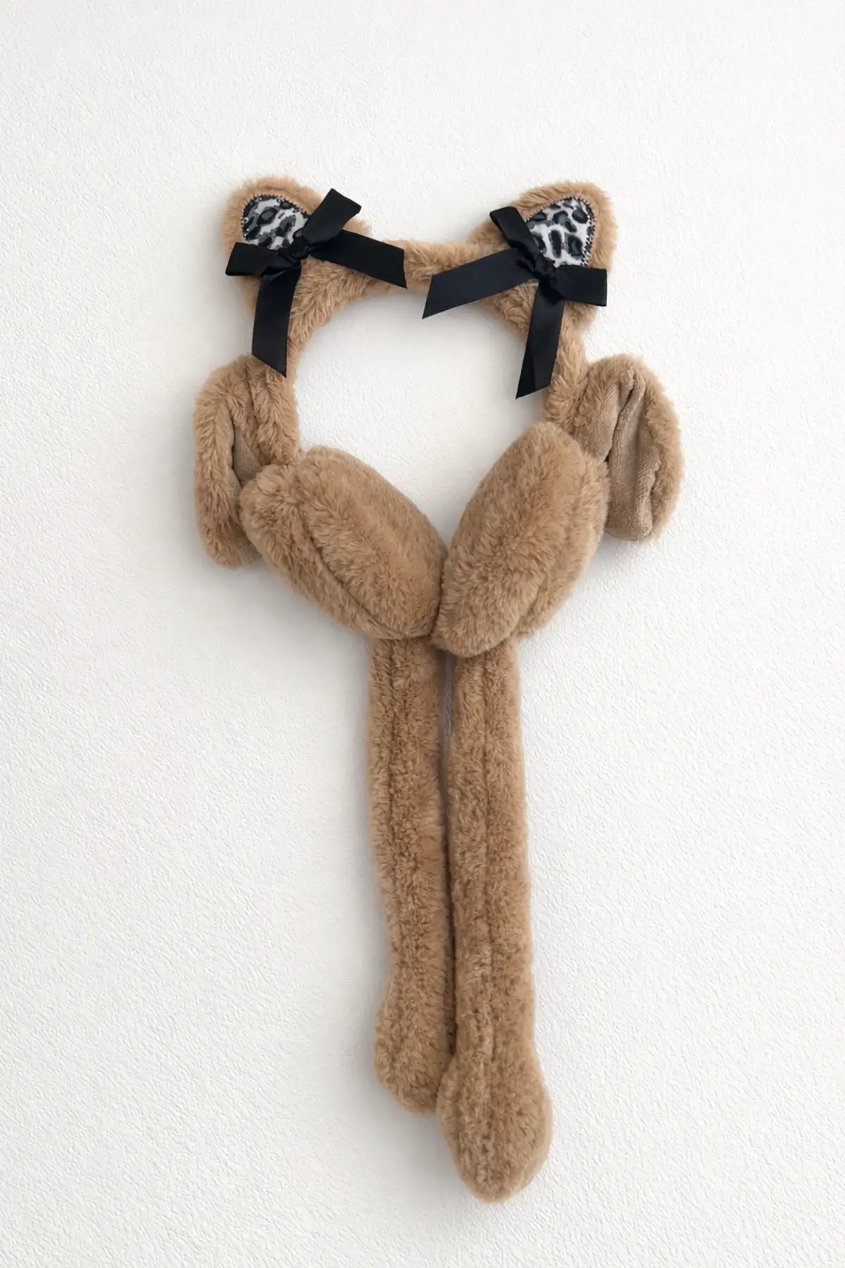 Kahve Renk Kurdele Figürlü Kulakları Oynayan Peluş Kulaklık