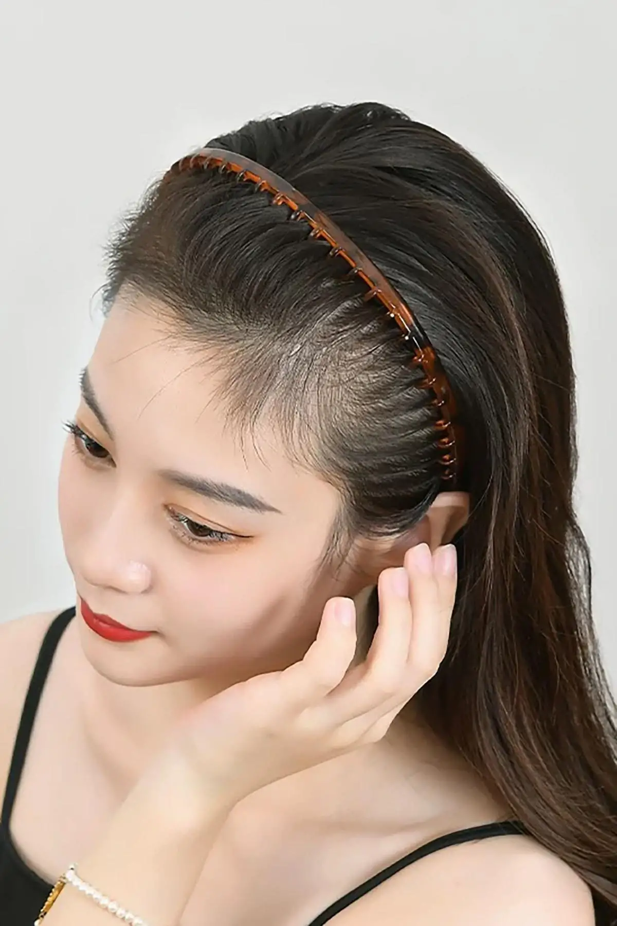 Kahve Renk Tarak Detaylı Taç