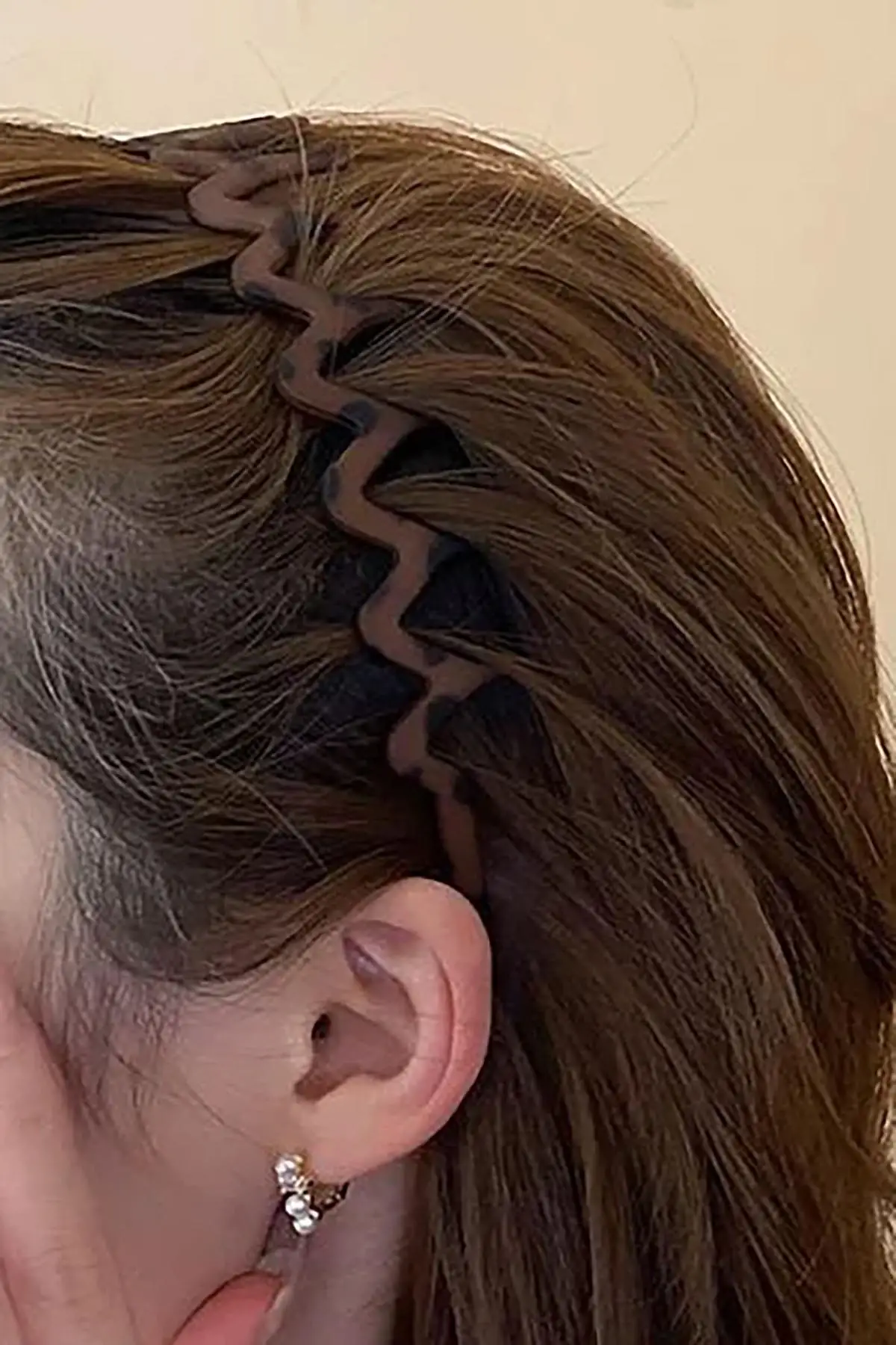 Kahve Renk Tarak Detaylı Taç