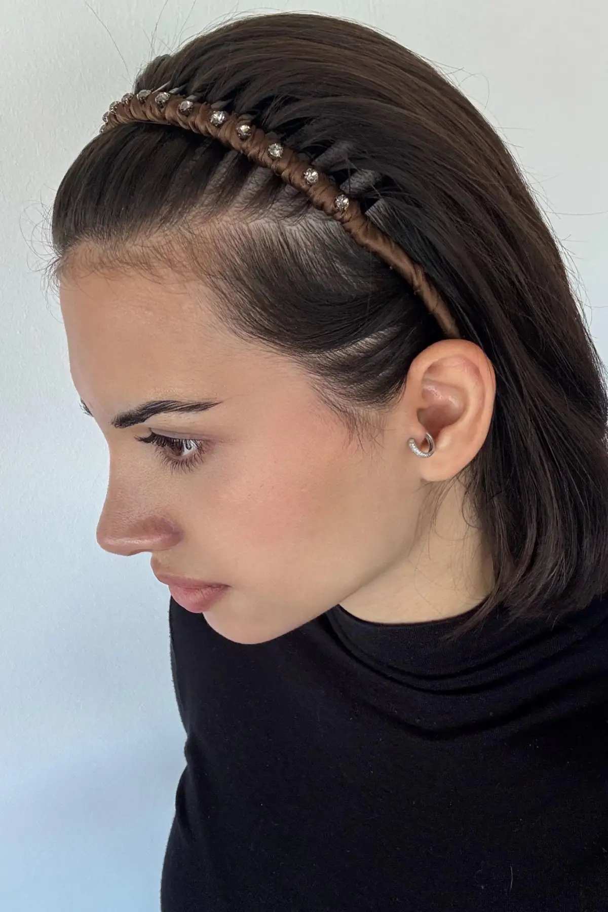 Kahve Renk Taş Detaylı Taraklı Taç