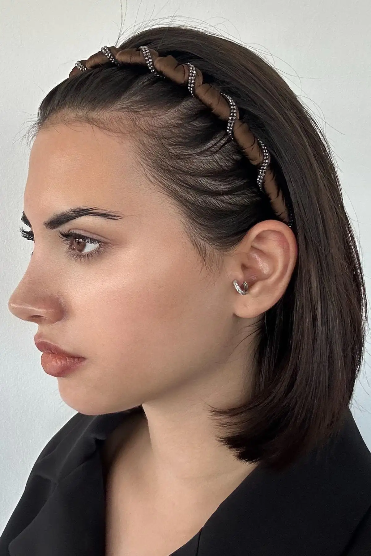 Kahve Renk Taş Detaylı Taraklı Taç