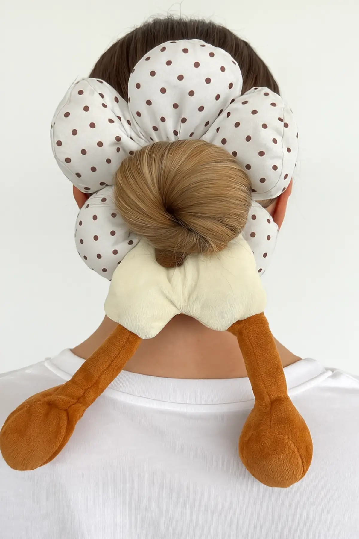 Kahve Ve Krem Renk Karışık Figürlü Simit Toka