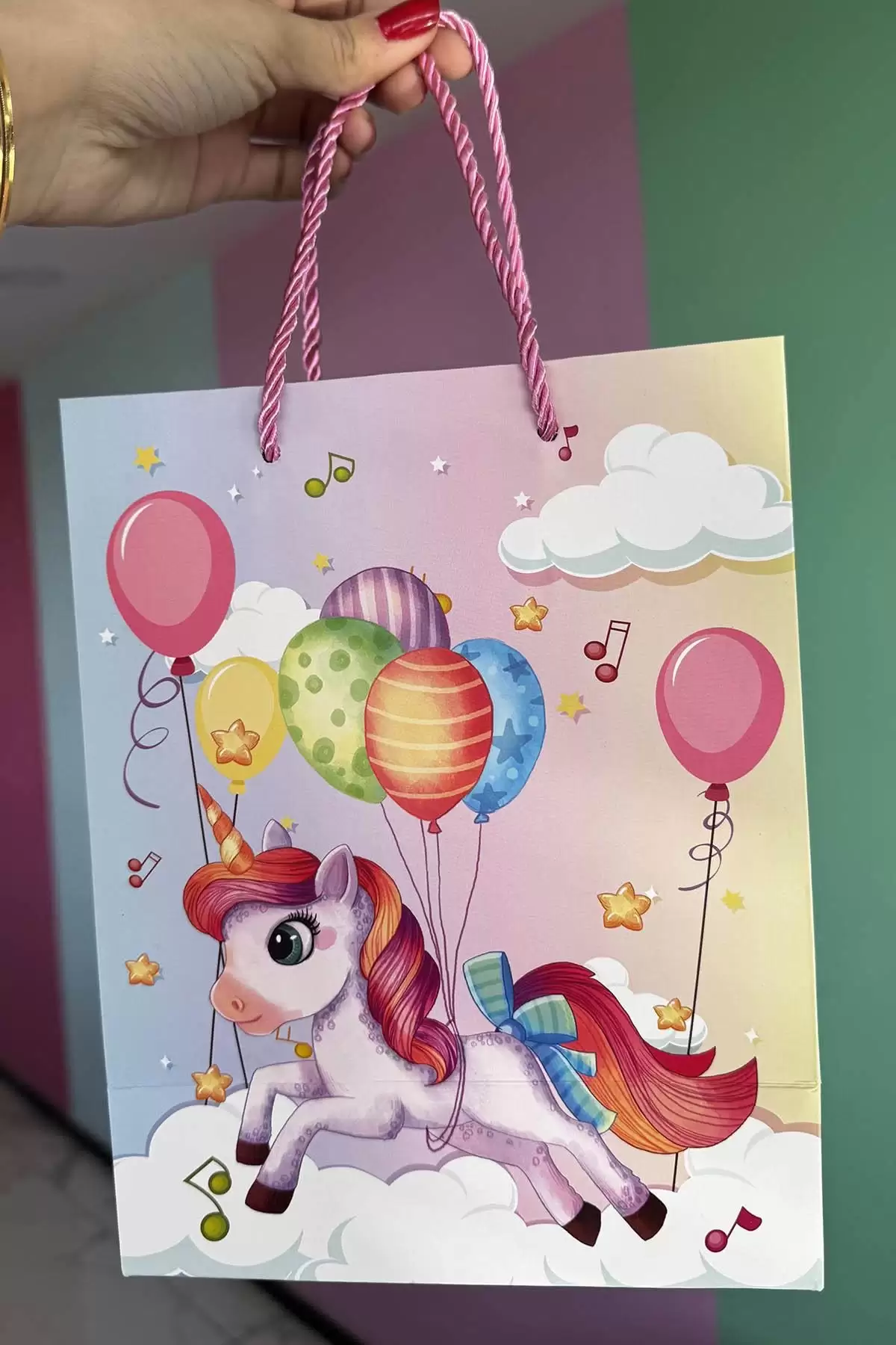Karışık Renk Unicorn Figürlü 3D Görünümlü Karton Çanta
