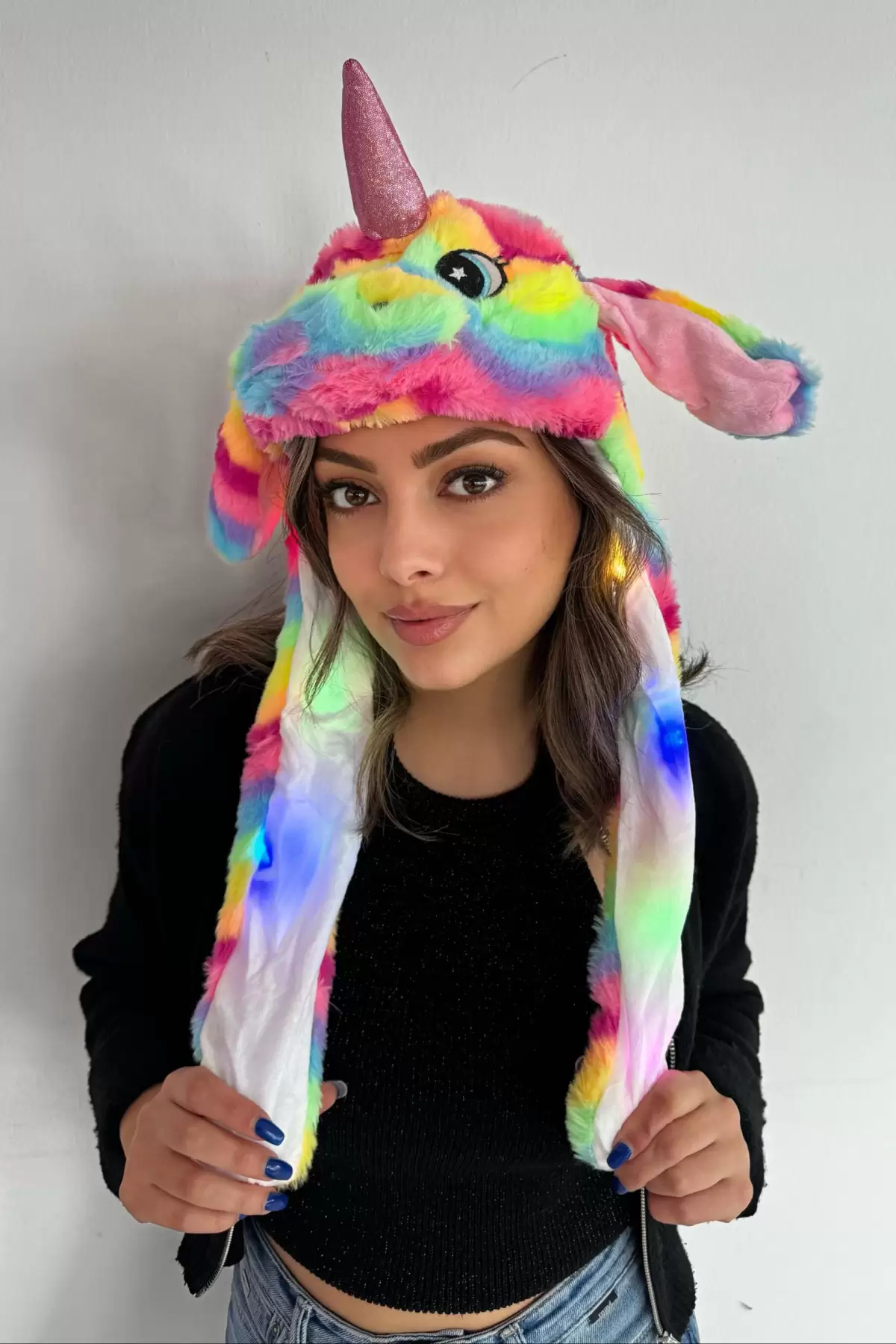 Karışık Renk Unicorn Figürlü Işıklı Kulakları Oynayan Peluş Şapka