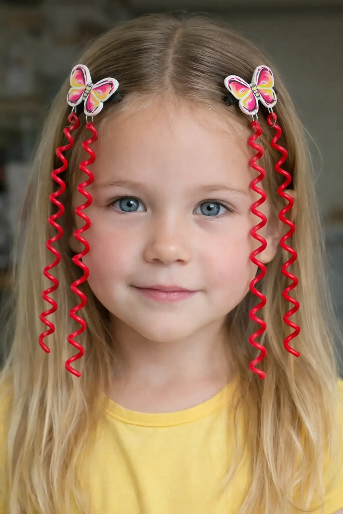 Kırmızı Renk Kelebek Figürlü Çocuk Yan Toka