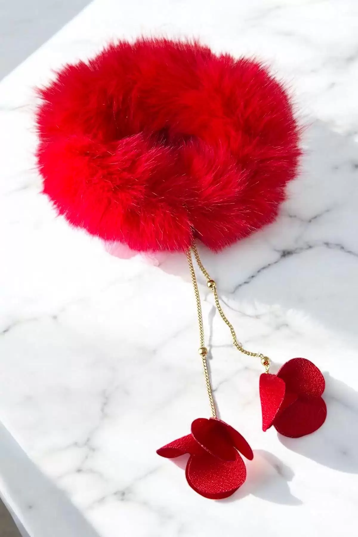 Kırmızı Renk Zincir Detaylı Peluş Simit Toka