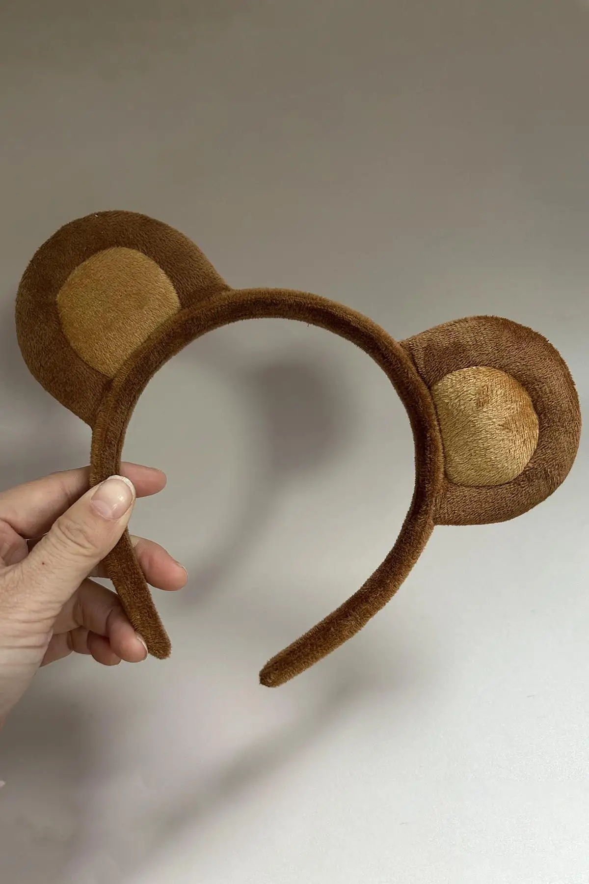 Koyu Kahverengi Kulak Detaylı Peluş Taç