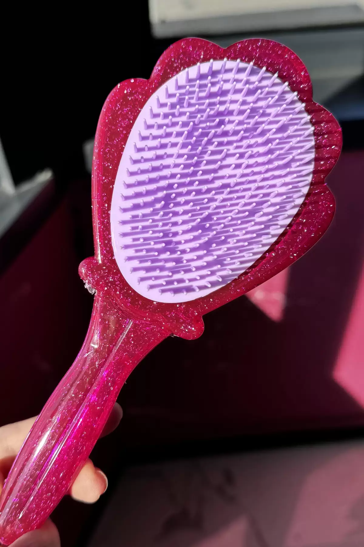 Koyu Pembe Renk Deniz Kabuğu Detaylı Simli Saç Tarama Fırçası/ Tarak