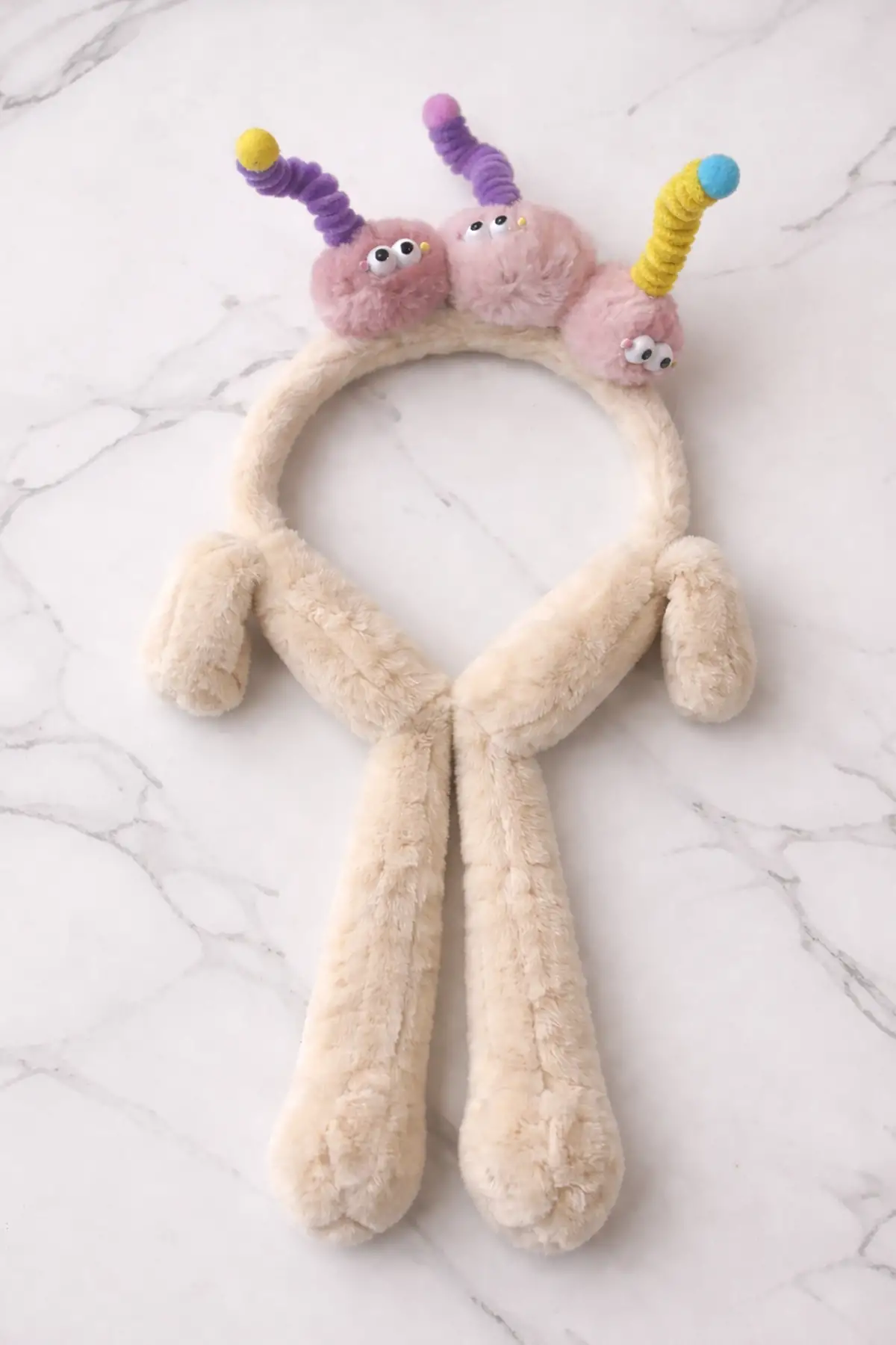 Krem Renk Canavar Figürlü Kulakları Oynayan Peluş Kulaklık