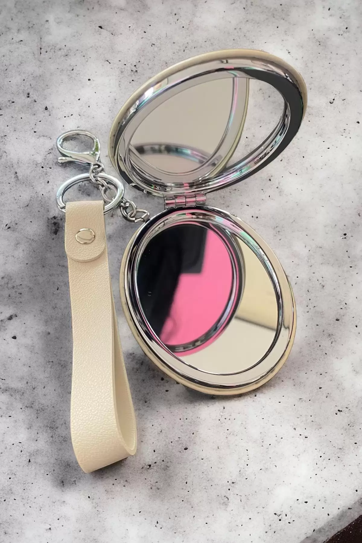 Krem Renk Fil Figürlü Cep Aynası/ Anahtarlık