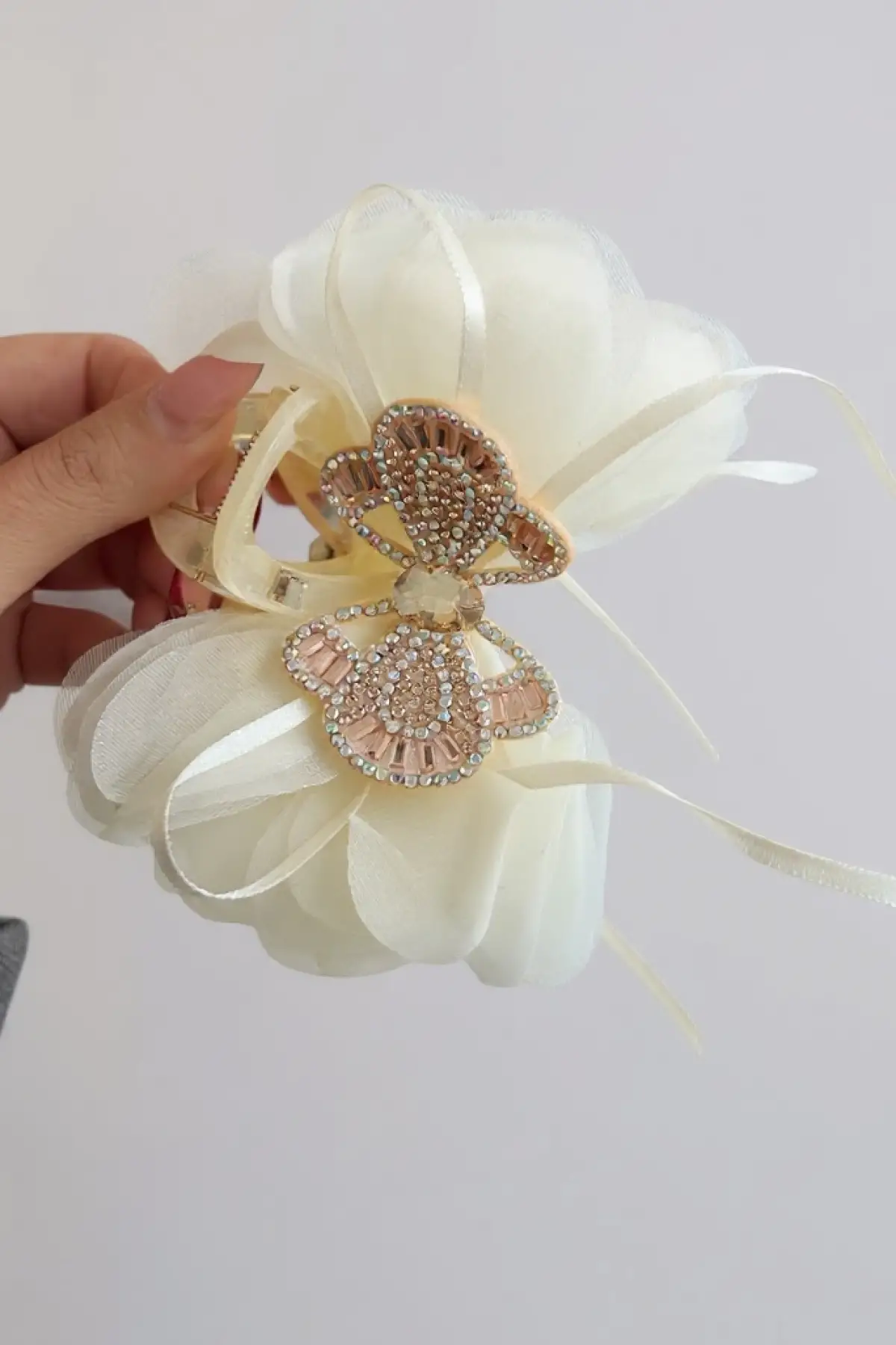 Krem Renk Kelebek Figürlü Mandal Toka