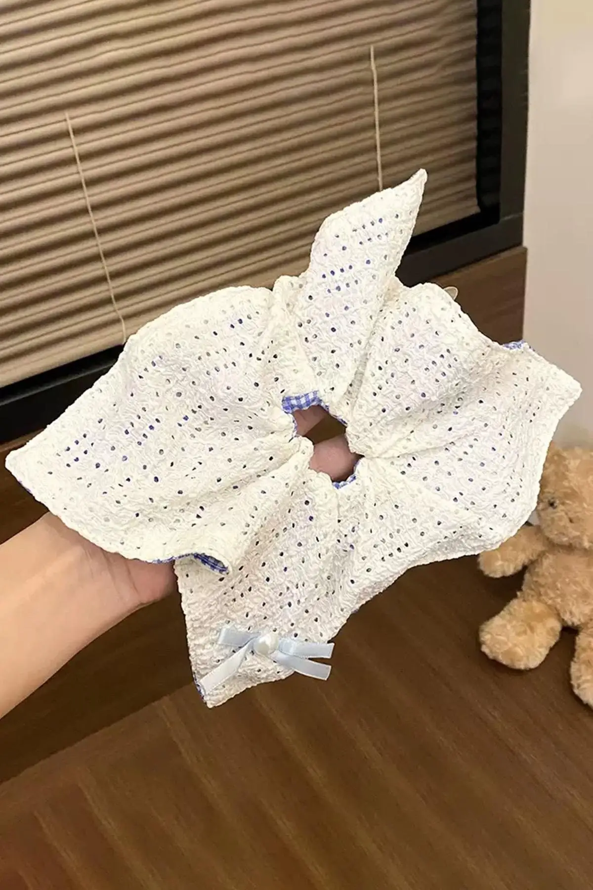 Krem Renk Kurdele Figürlü Simit Toka