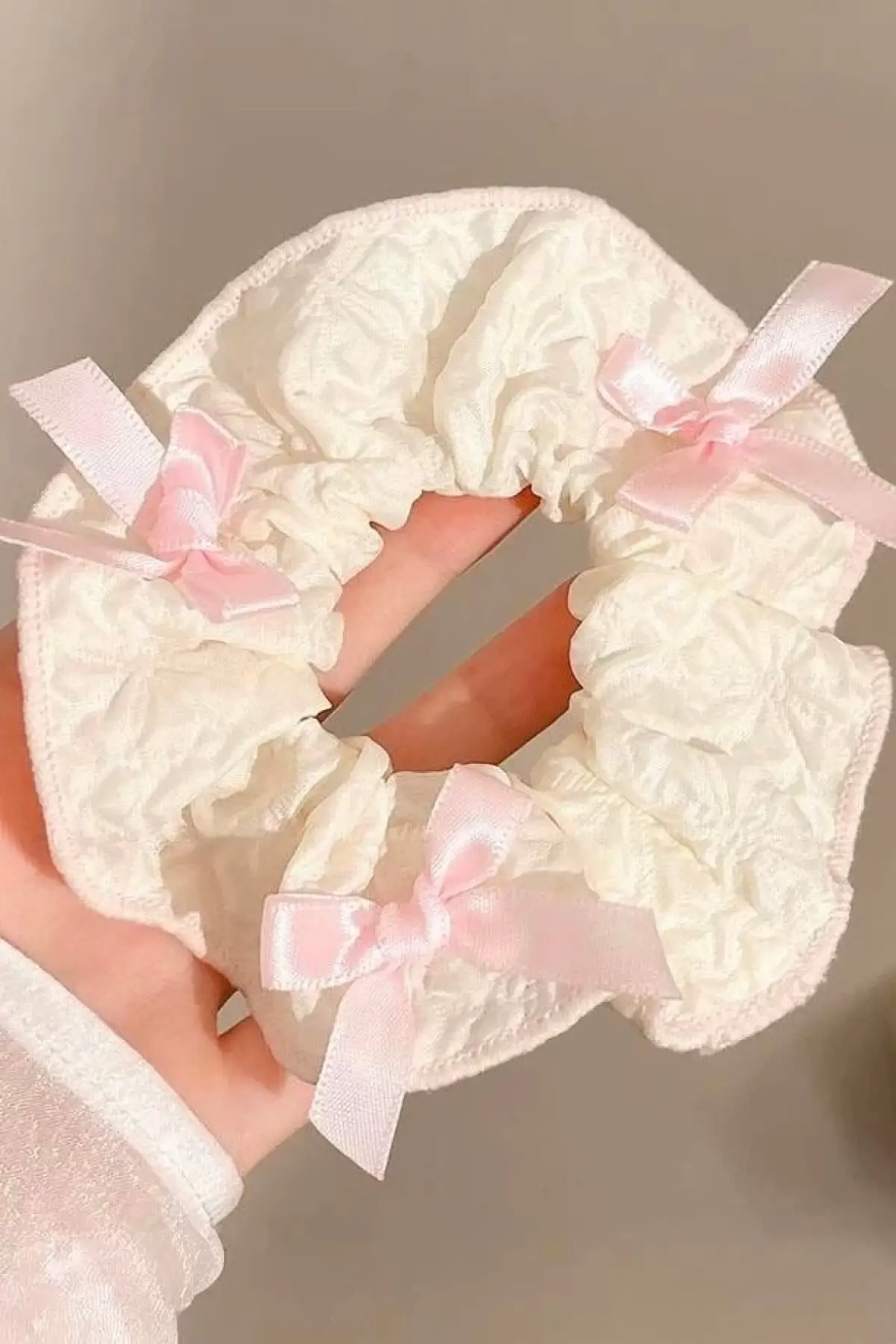 Krem Ve Pembe Renk Kurdele Figürlü Simit Toka