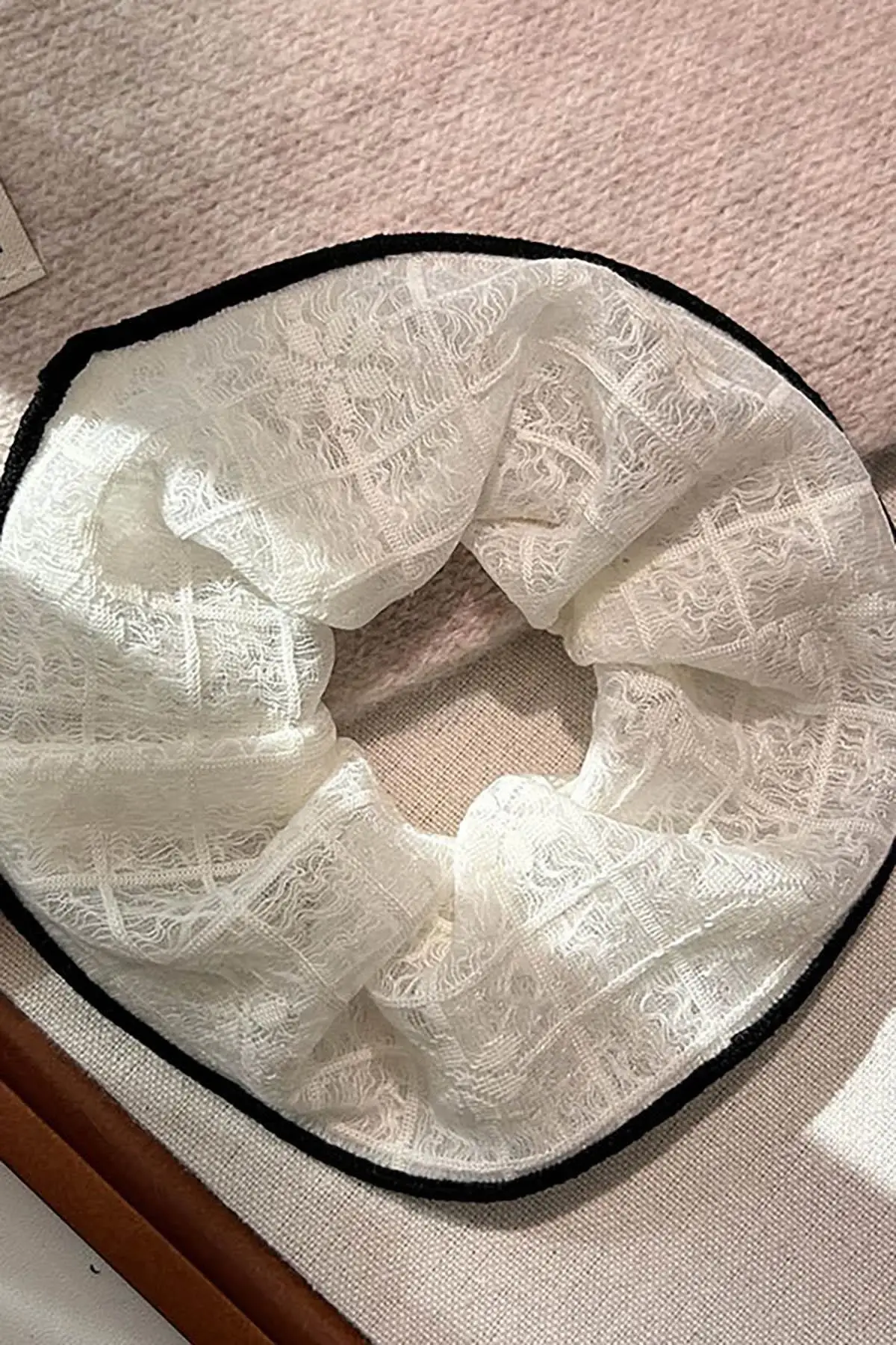 Krem Ve Siyah Renk Simit Toka