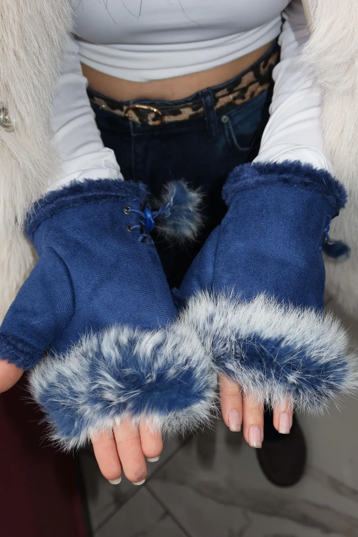 Lacivert Renk Peluş Detaylı Kesik Eldiven