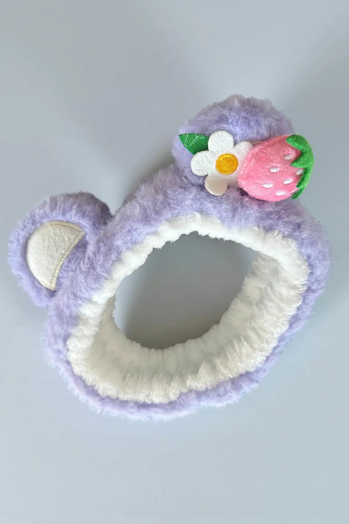 Lila Renk Çiçek Ve Çilek Figürlü Kulak Detaylı Peluş Saç Bandı
