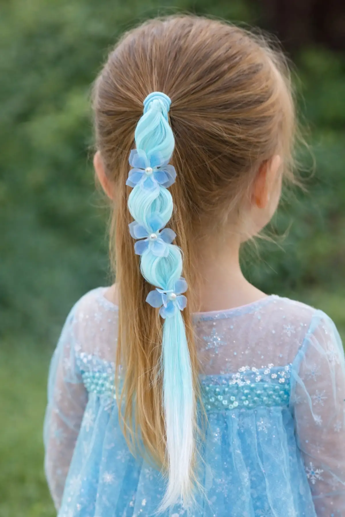 Mavi Renk Çiçek Figürlü Saç Detaylı Lastik Toka