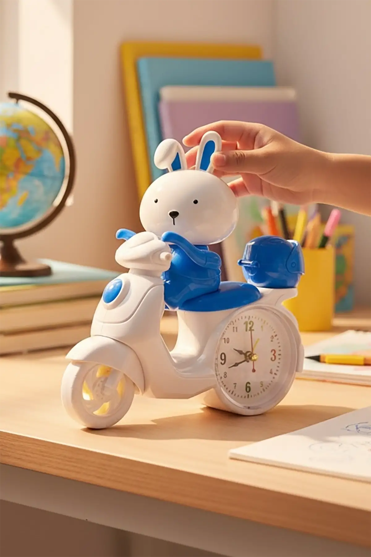 Mavi Renk Motor Figürlü Mini Dekoratif Alarmlı Yuvarlak Masa Saati