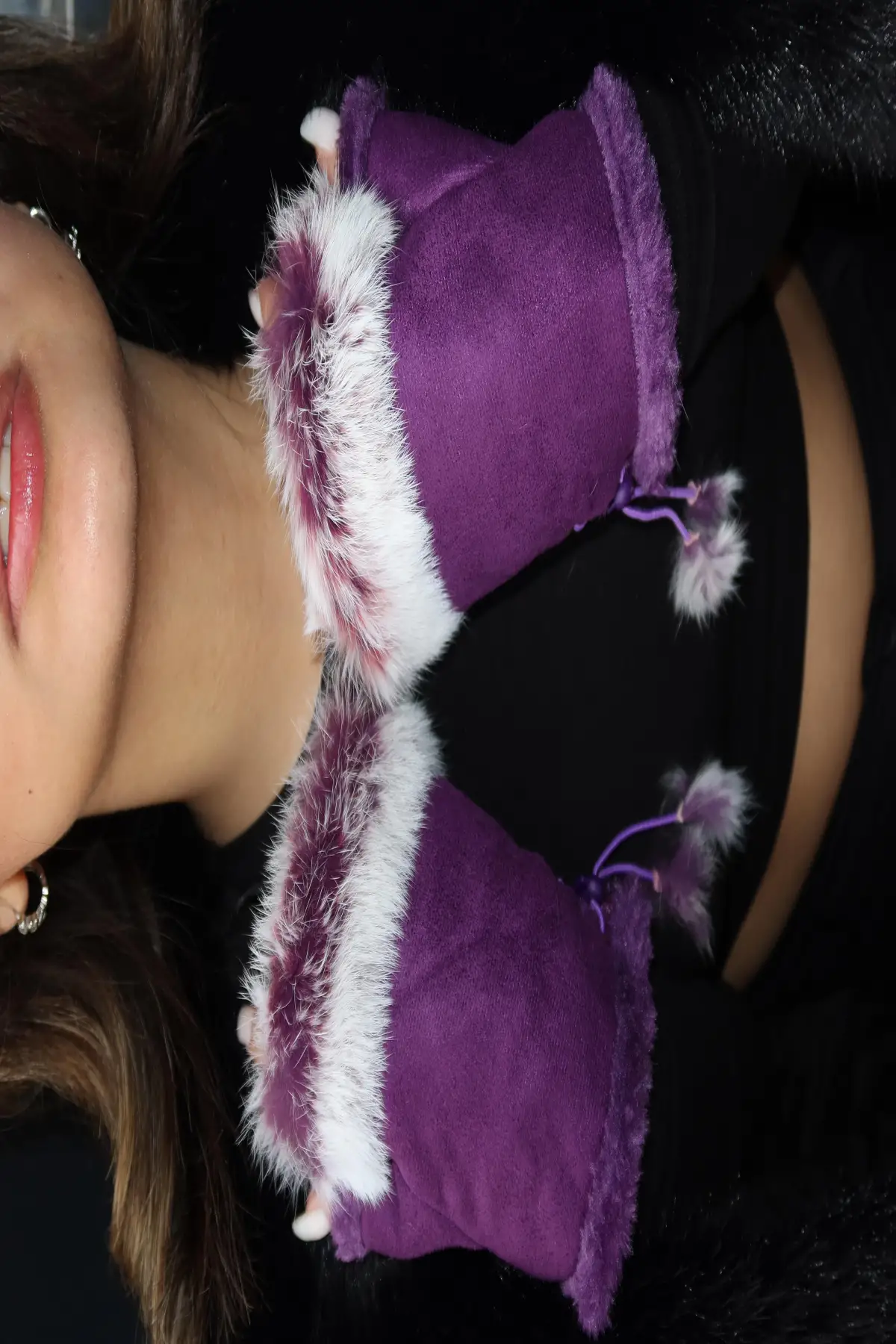 Mor Renk Peluş Detaylı Kesik Eldiven