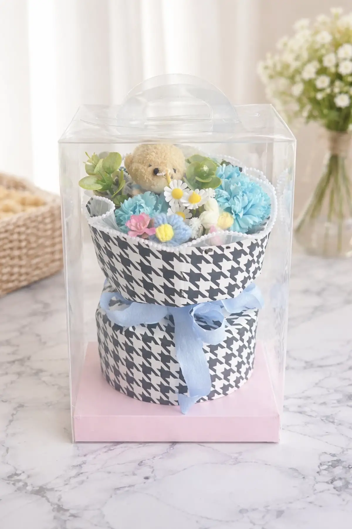 Peluş Ayıcık & Çiçek Aranjmanlı Hediye Kutusu