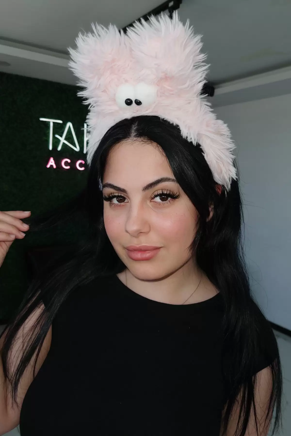 Pembe Renk Canavar Figürlü Peluş Taç