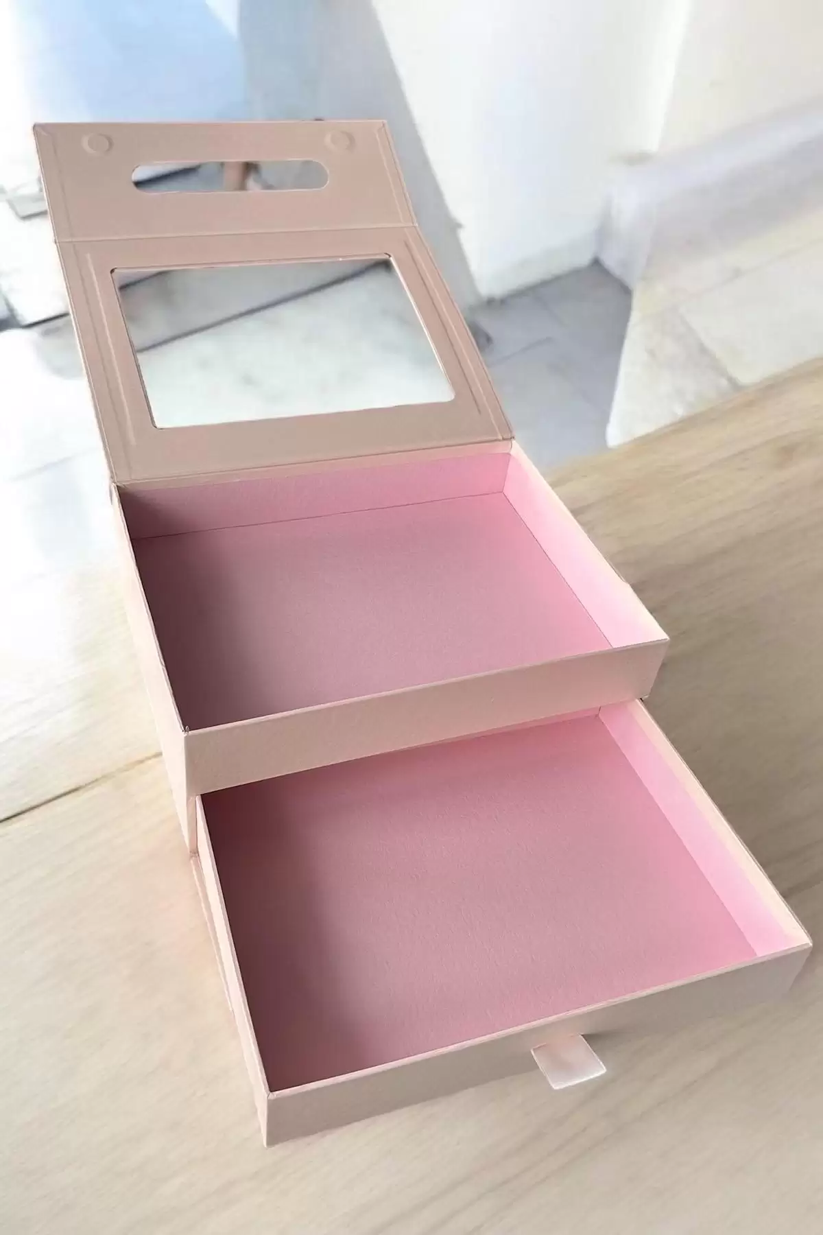 Pembe Renk Çanta Detaylı Çekmeceli Hediye Kutusu