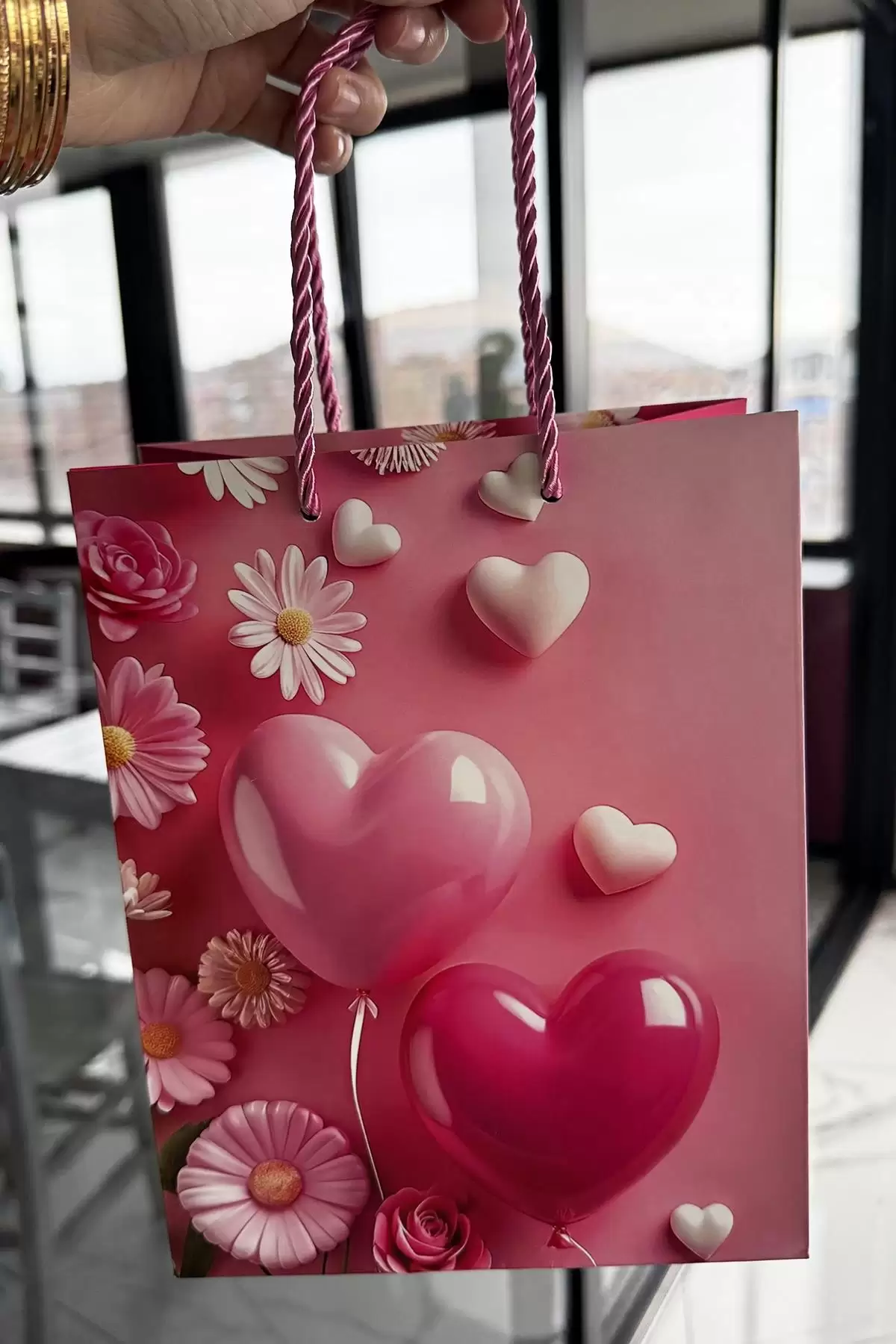 Pembe Renk Kalp Figürlü Karton Çanta