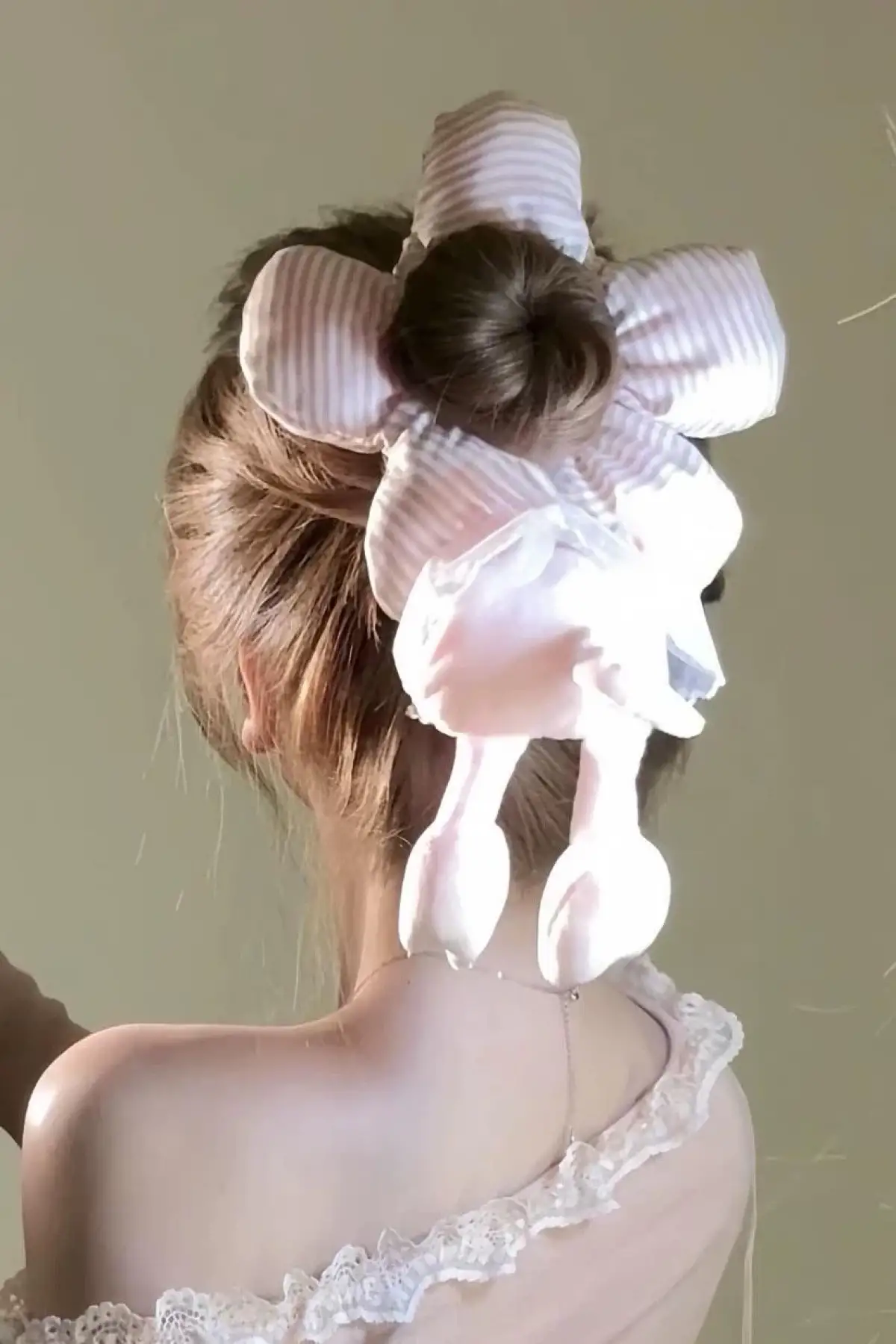 Pembe Renk Karışık Figürlü Simit Toka