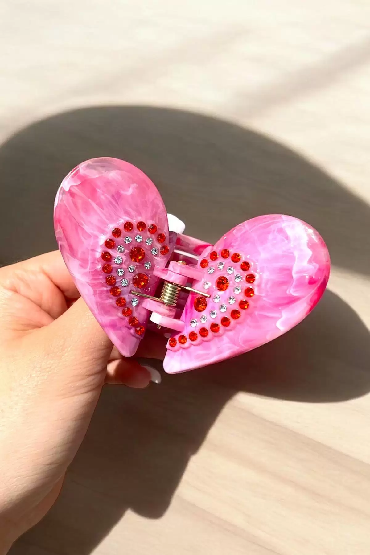 Pembe Renk Kelebek Figürlü Taş Detaylı Kemik Mandal Toka
