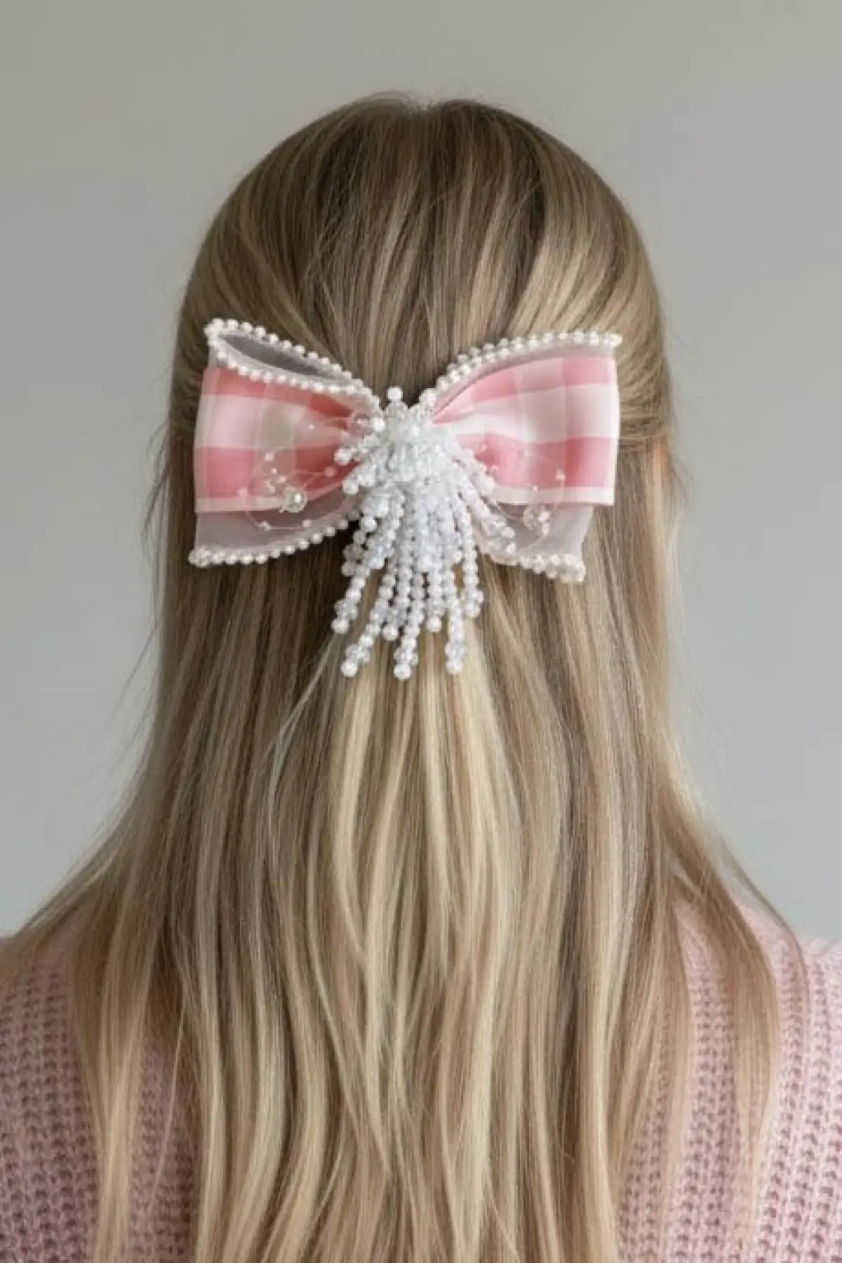 Pembe Renk Kurdele Figürlü İnci Detaylı Pens Toka