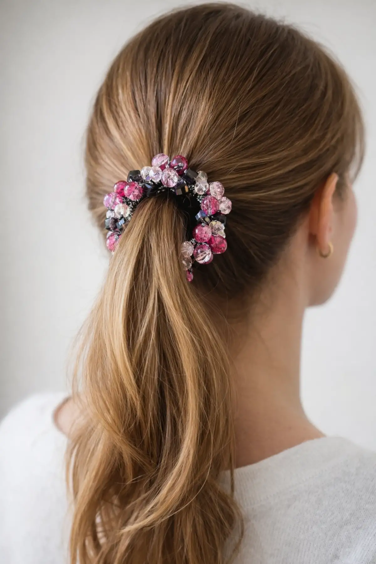 Pembe Ve Siyah Renk Boncuk Detaylı Lastik Toka