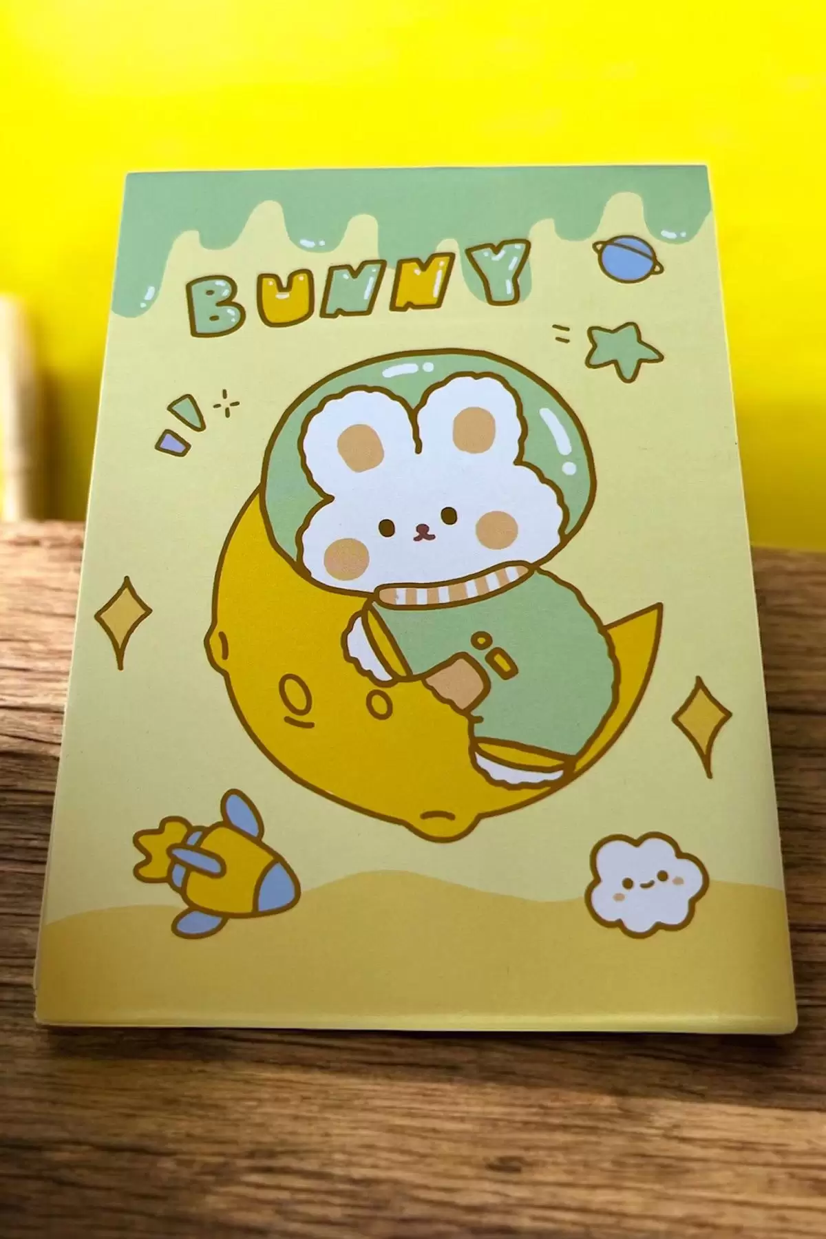 Sarı Renk Tavşan Figürlü Bunny Yazılı Masa Aynası