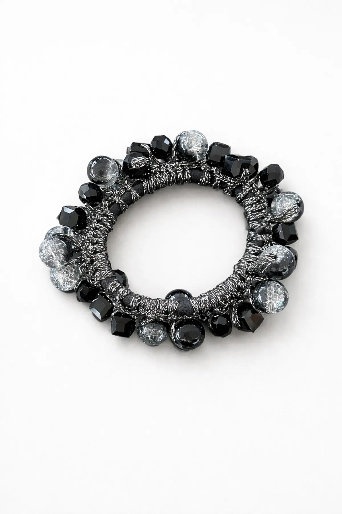 Siyah Renk Boncuk Detaylı Lastik Toka