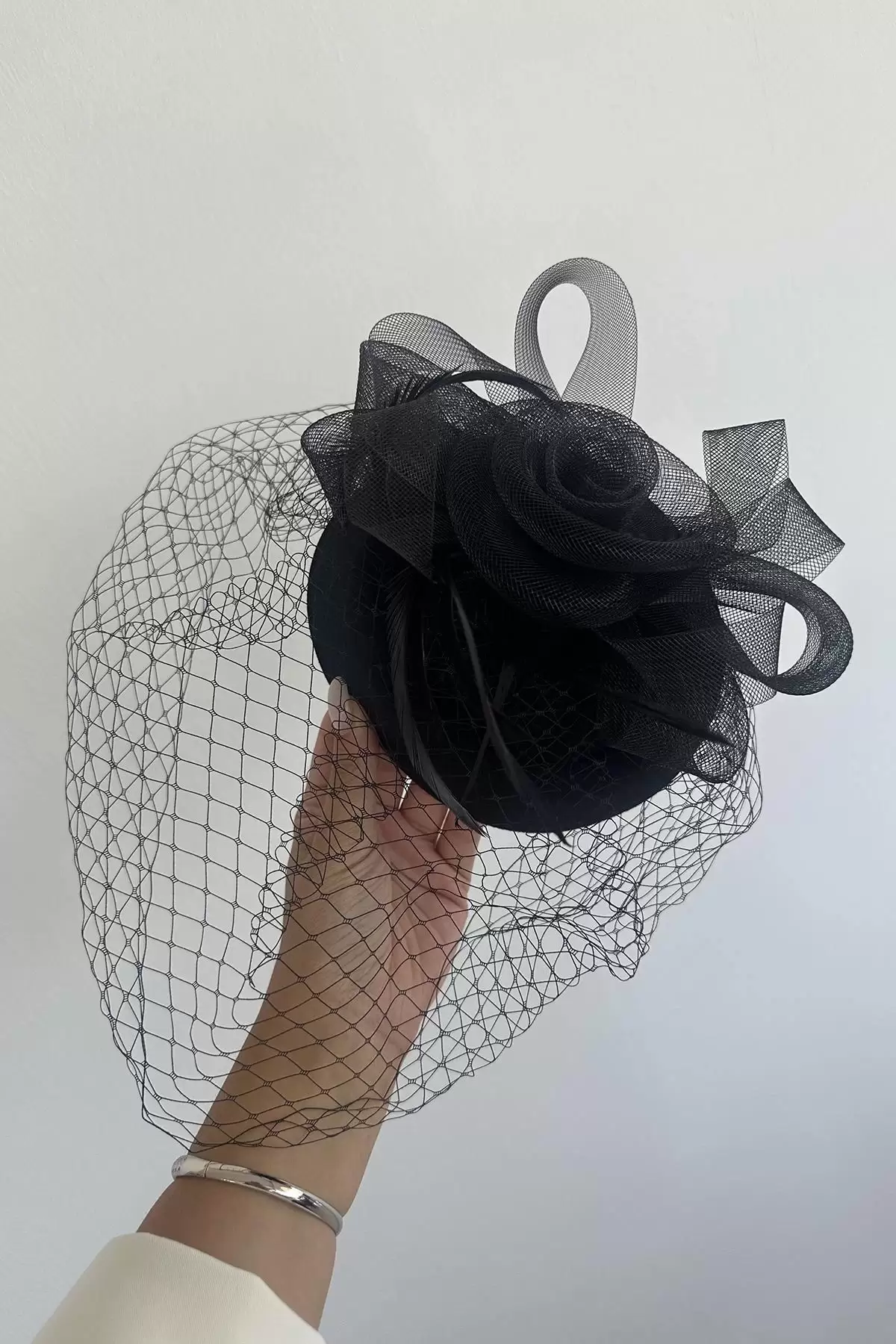 Siyah Renk Çiçek Detaylı Nikah Şapkası/Vualet Şapka