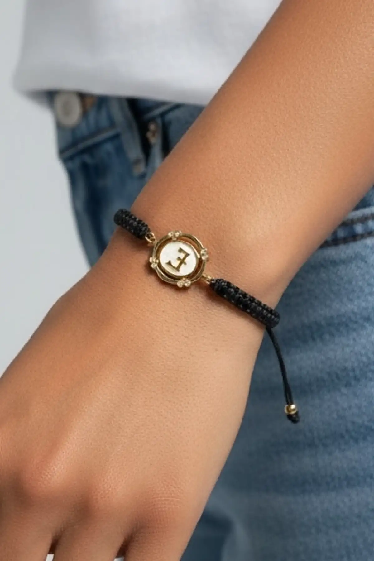 Siyah Renk E Harf Asansörlü Çelik İp Bileklik