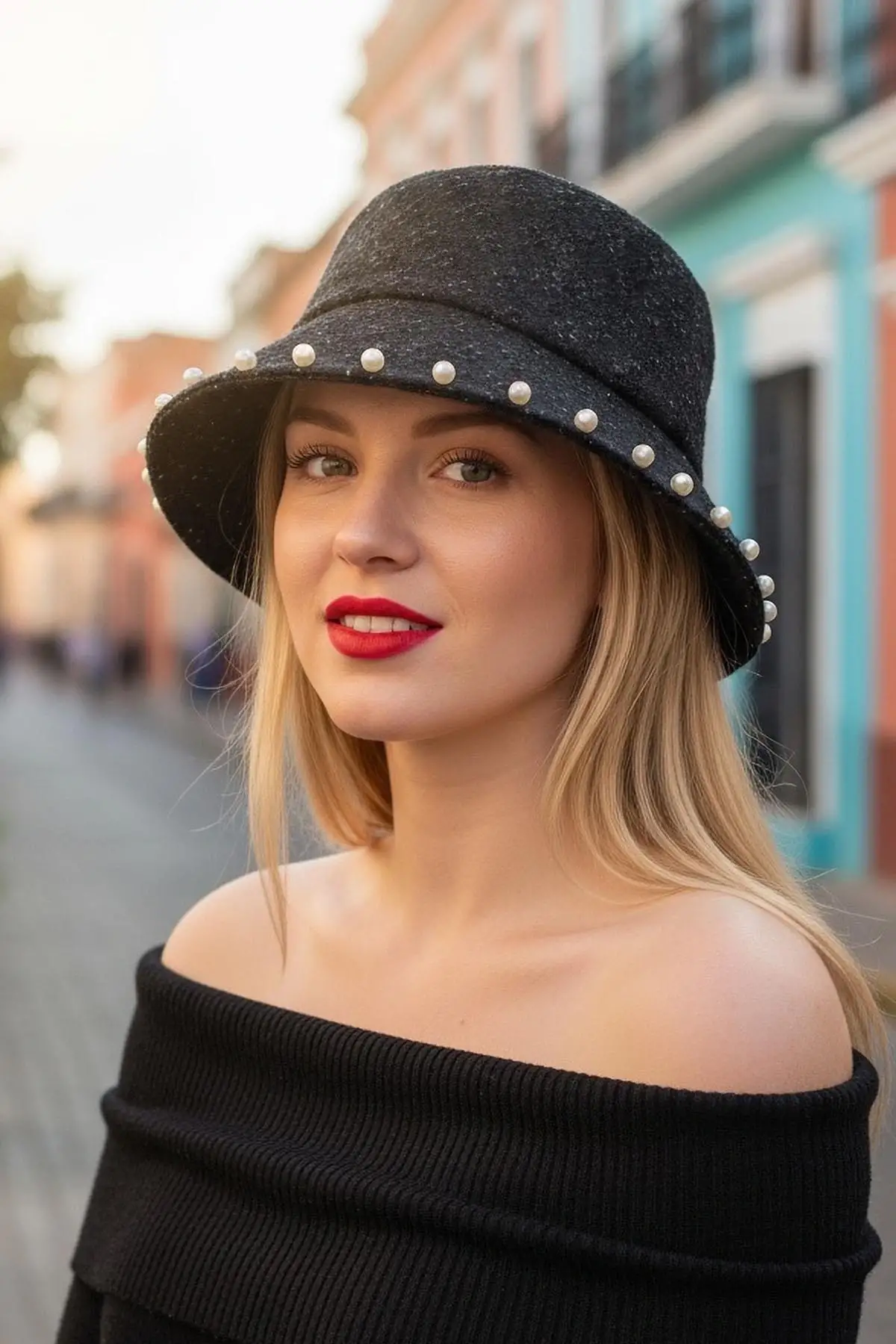 Siyah Renk İnci Detaylı Kot Tasarım Şapka