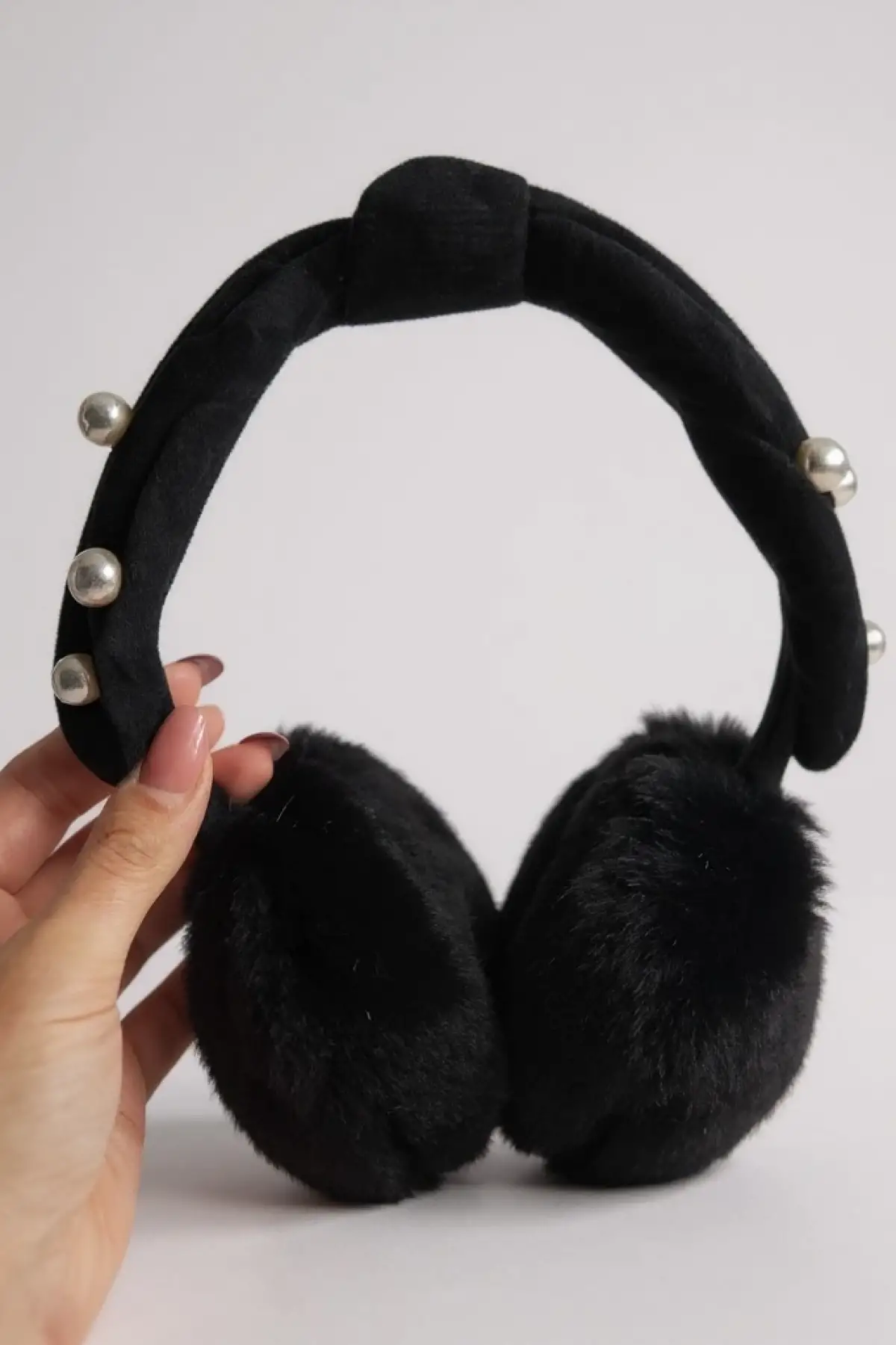 Siyah Renk İnci Detaylı Peluş Kulaklık