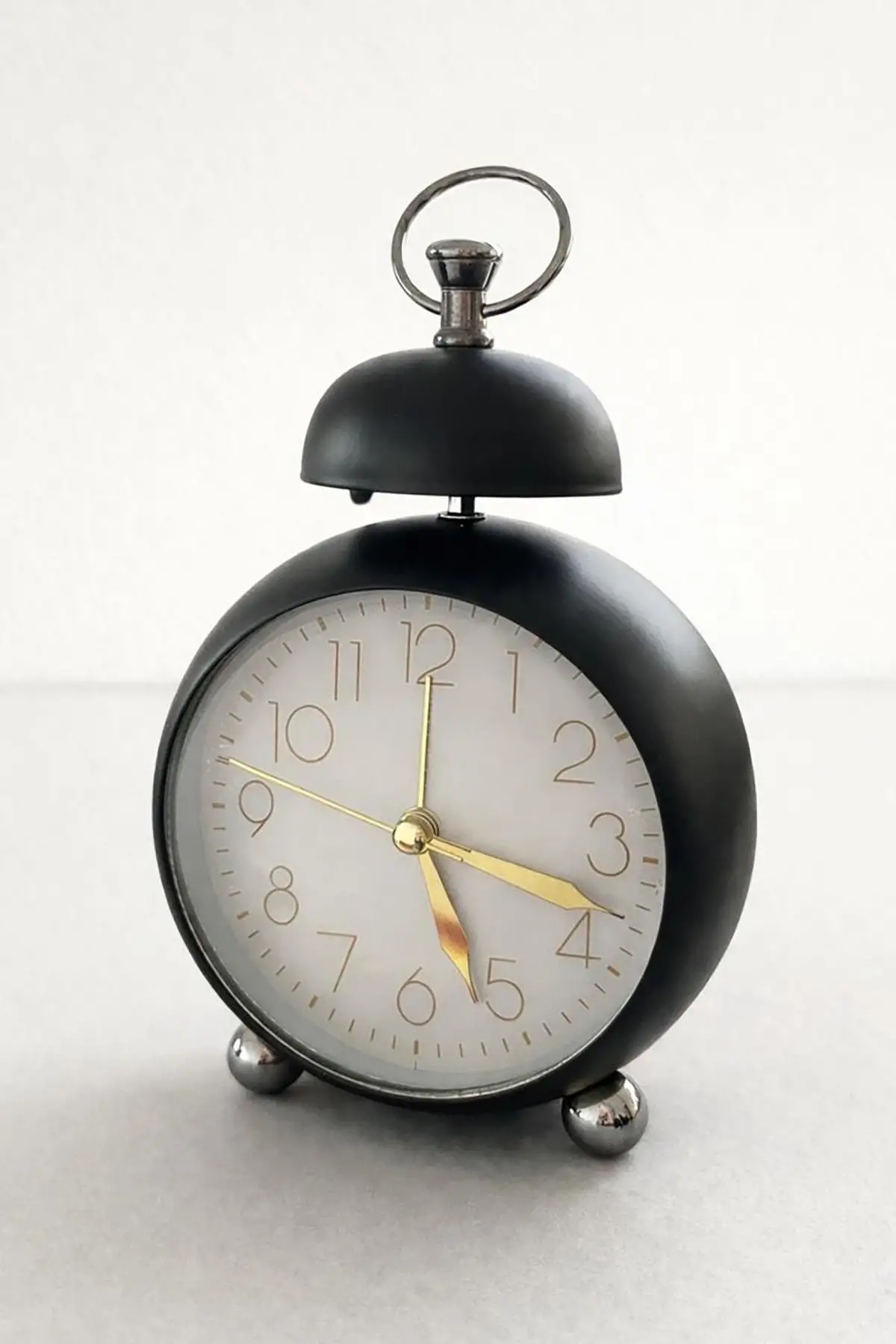 Siyah Renk Mini Dekoratif Işıklı Alarmlı Yuvarlak Masa Saati