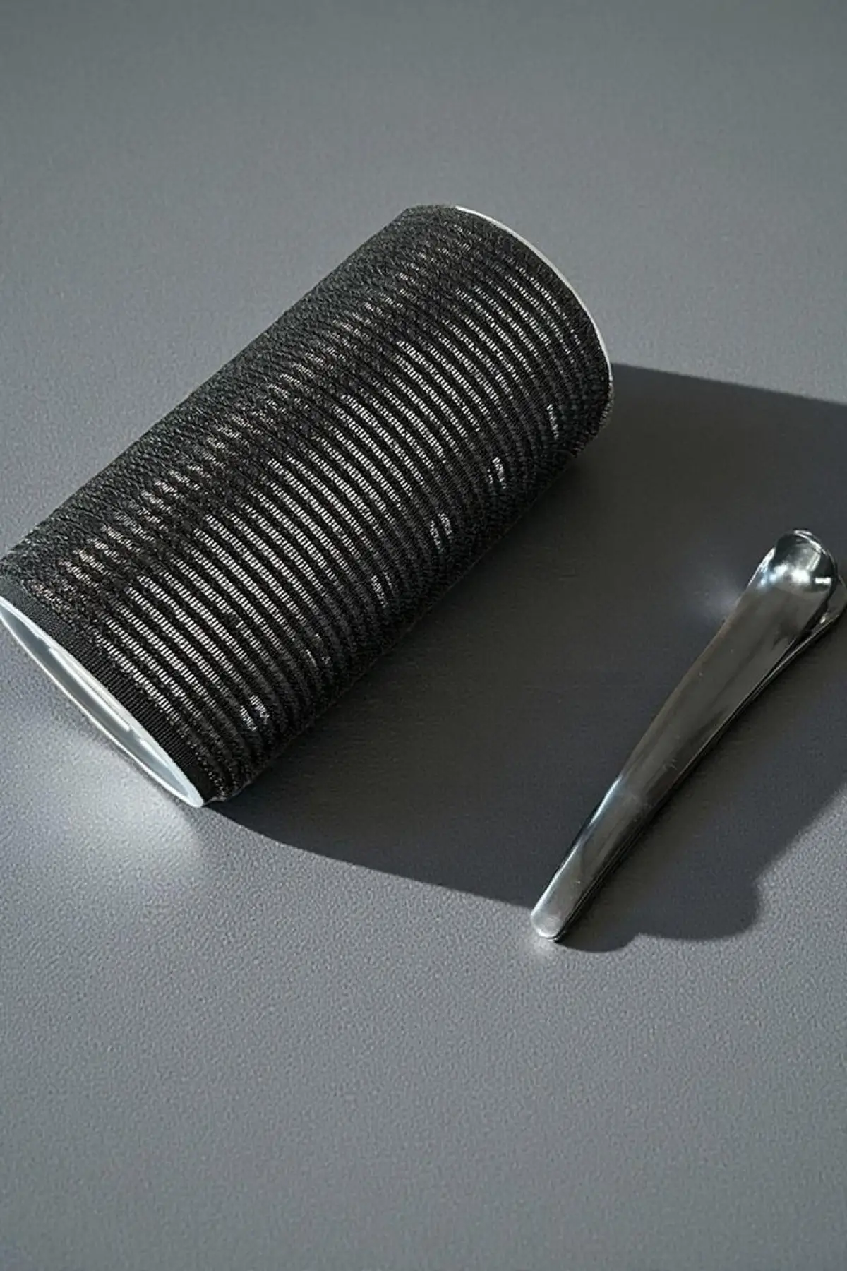 Siyah Renk Pens Ve Cırtlı/ Yapışkanlı Saç Bigudisi /Orta Boy