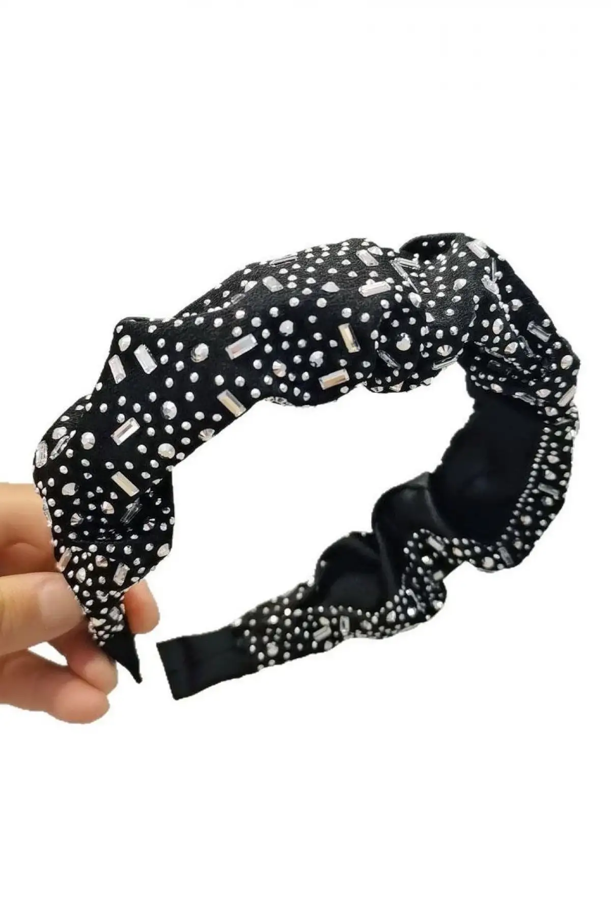 Siyah Renk Taş Detaylı Taç