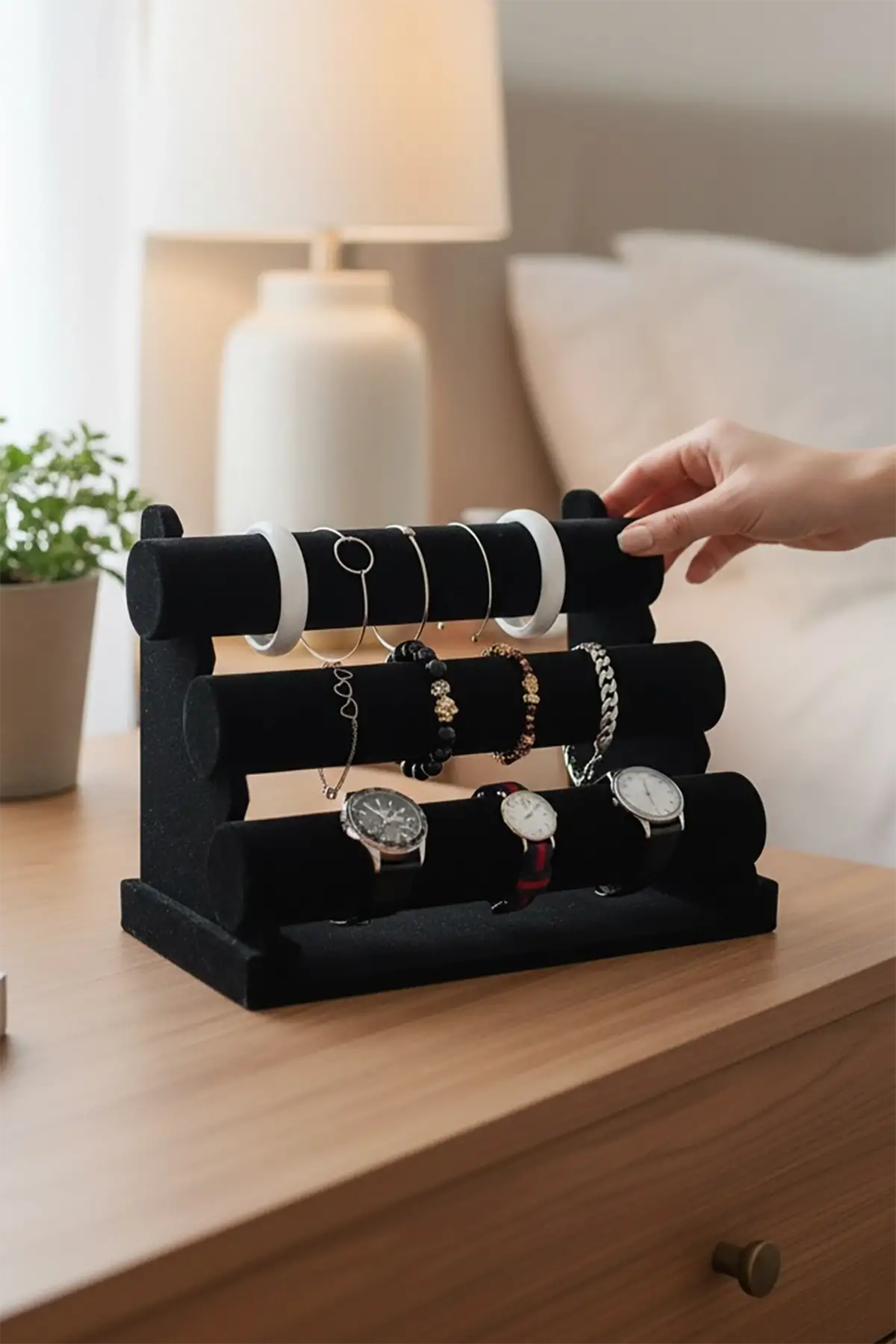 Siyah Renk Üç Katlı Süet Saat/Bileklik Takı Standı