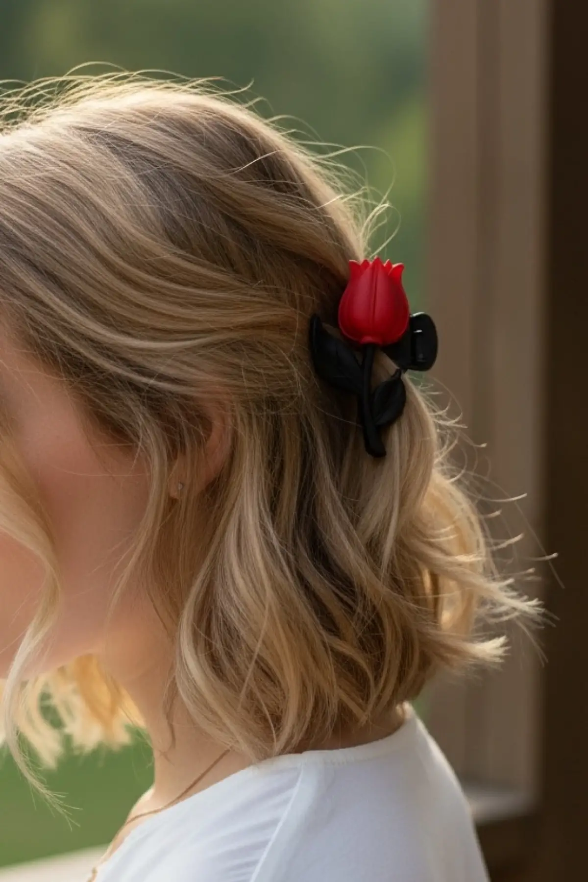 Siyah Ve Kırmızı Renk Lale Figürlü Mandal Toka