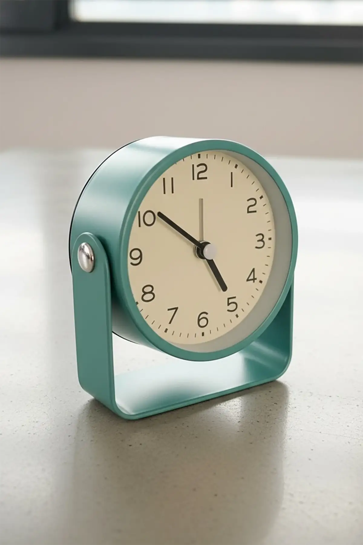 Yeşil Renk Mini Dekoratif Alarmlı Yuvarlak Masa Saati