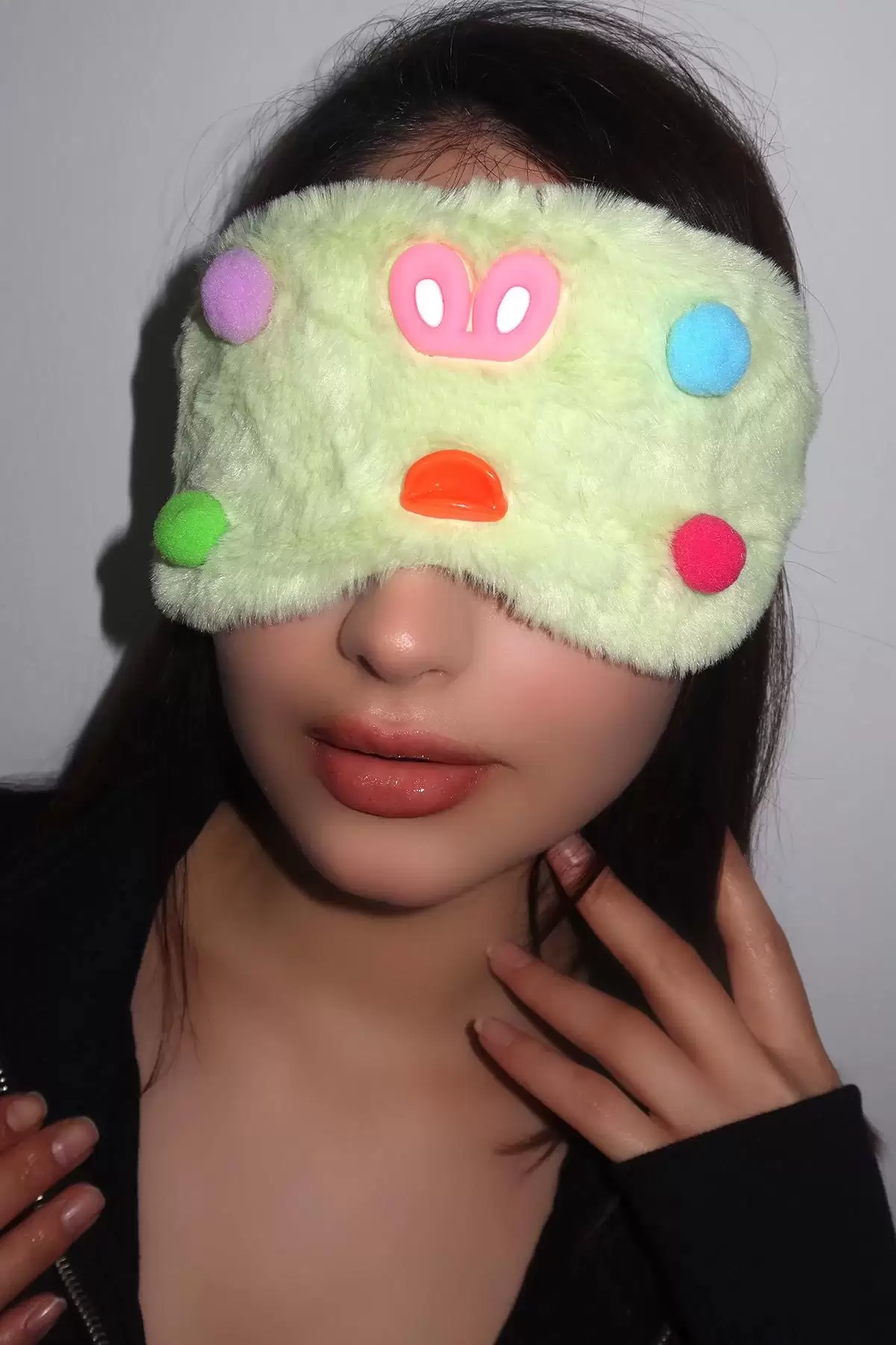 Yeşil Renk Ponpon Detaylı Peluş Uyku Bandı