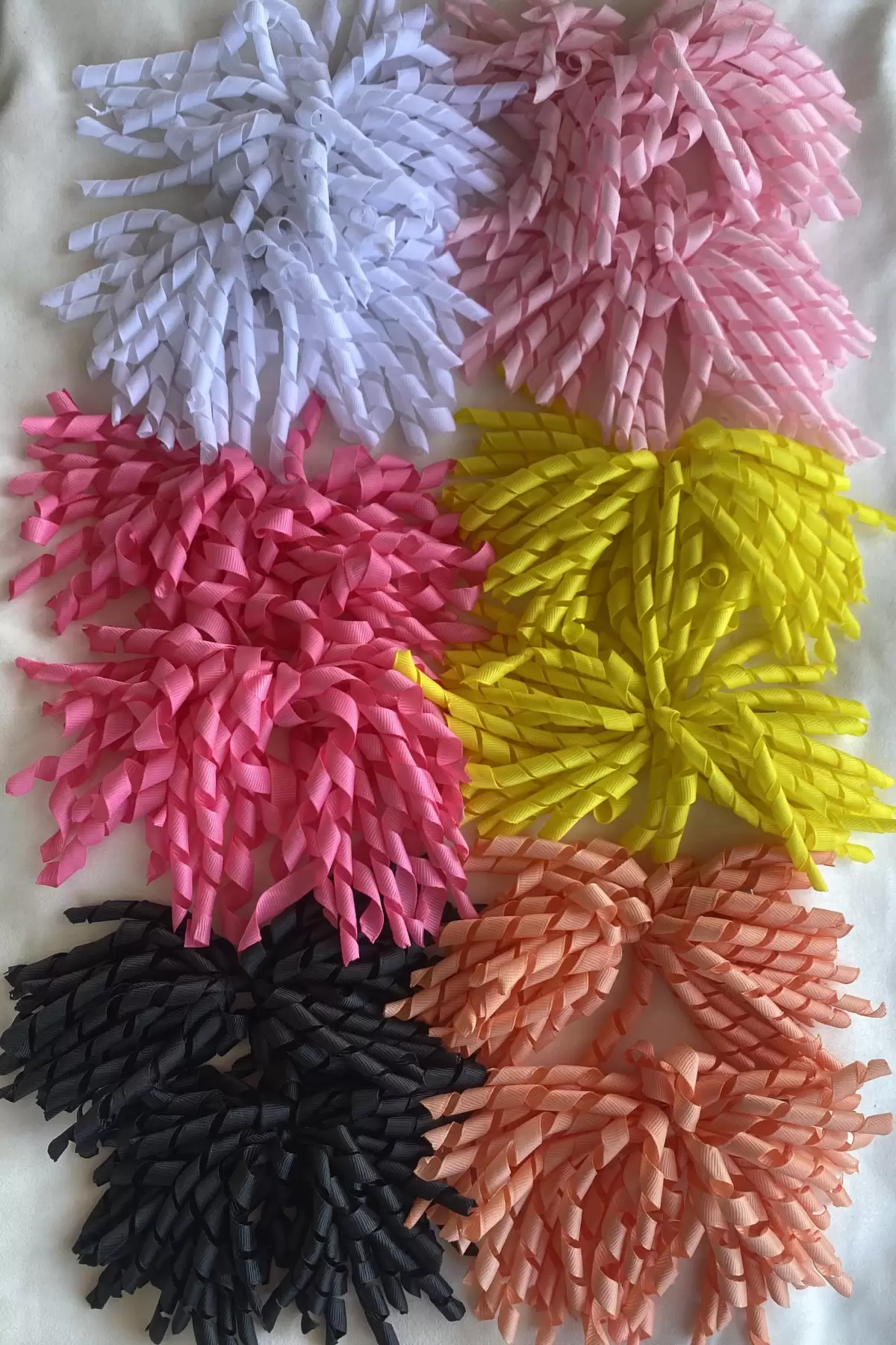 12li Karışık Renk Kıvırcık Figürlü Pens Toka Set