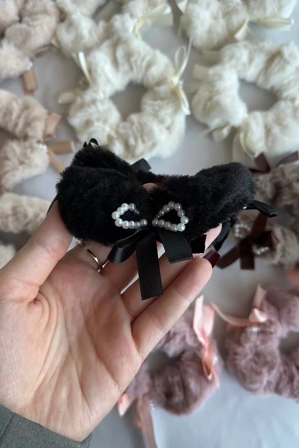 12li Karışık Renk Kurdele Detaylı Peluş Simit Toka Set