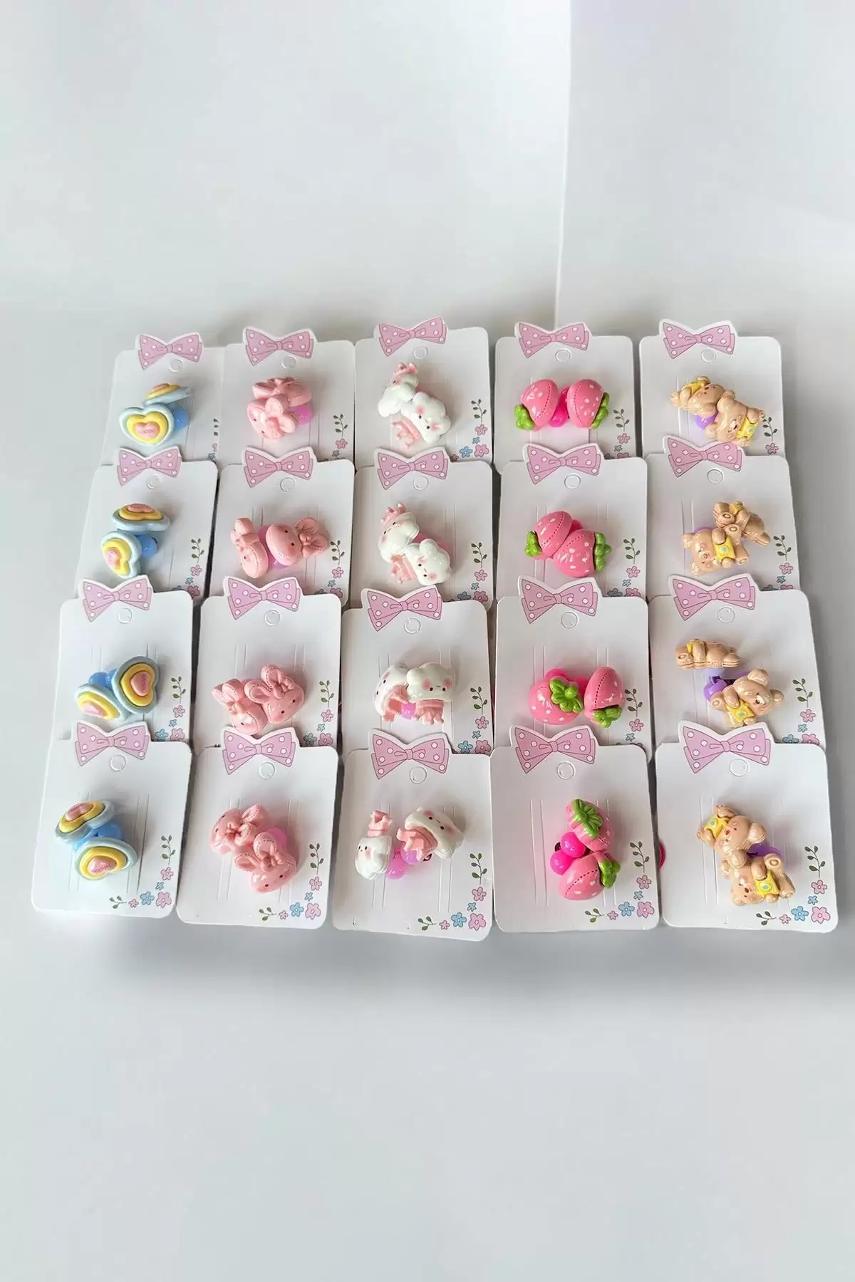 20li Karışık Renk Karışık Figürlü Lastik Toka Set