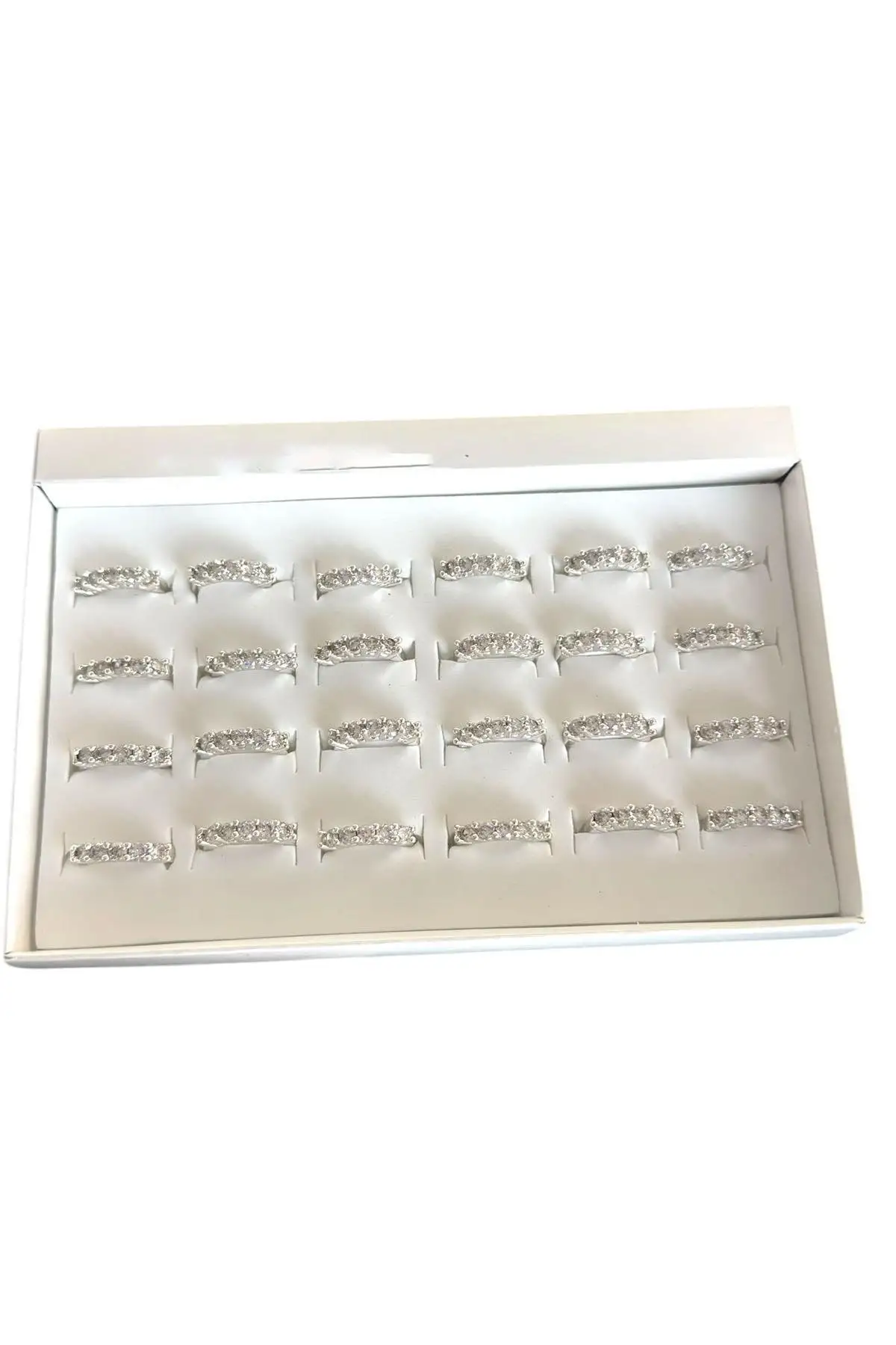 24lü Gümüş Renk Beştaş Detaylı Yüzük Set