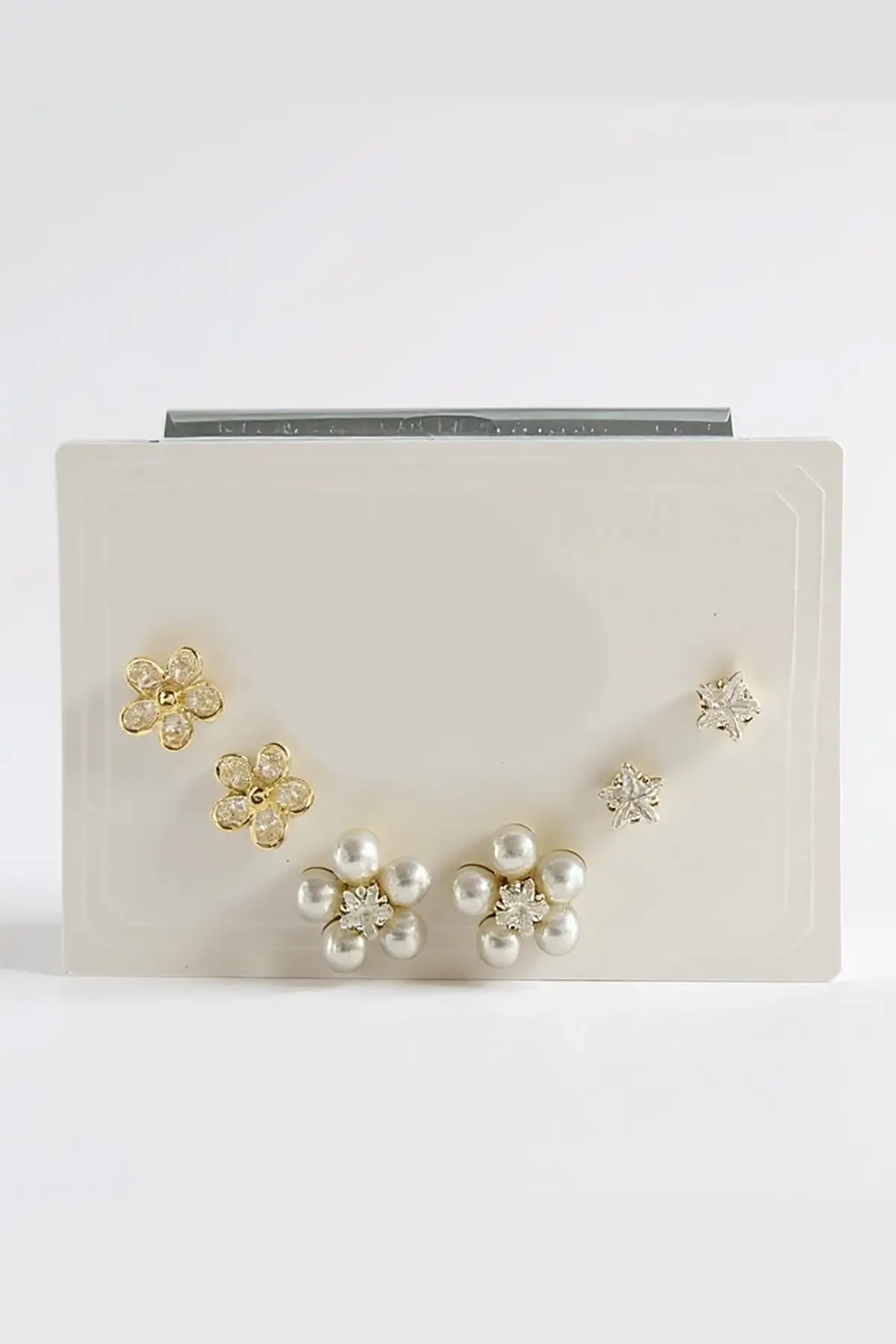 6lı Altın Renk Çiçek Figürlü Taş Detaylı Küpe Set